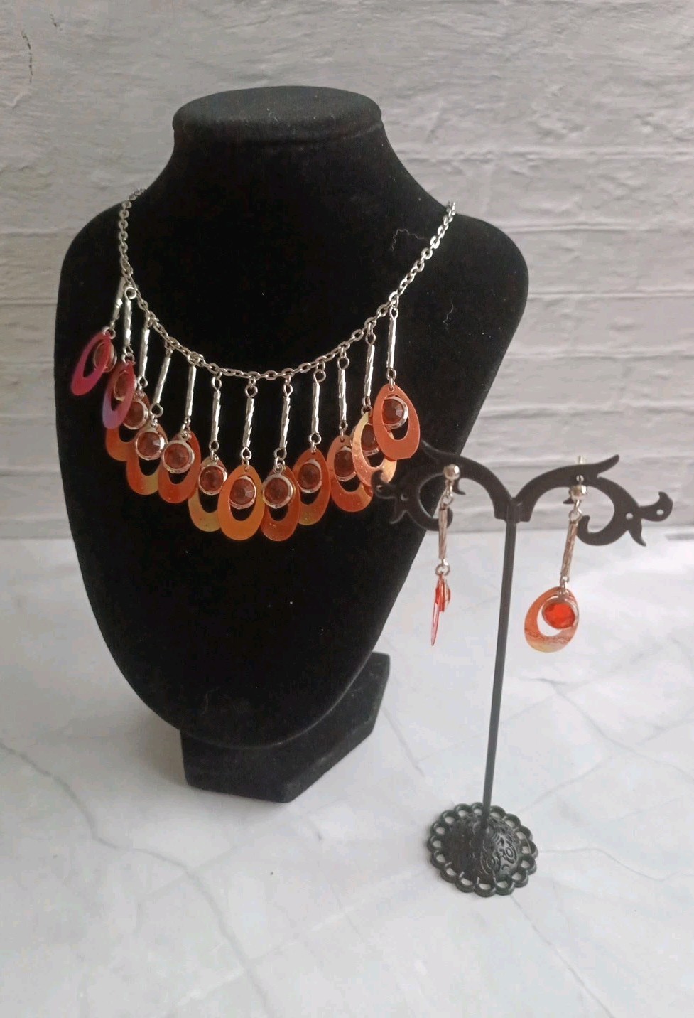 Necklace & Earrings Set Silver Tone Red Open Teardrops and Rhinestones 20-23″