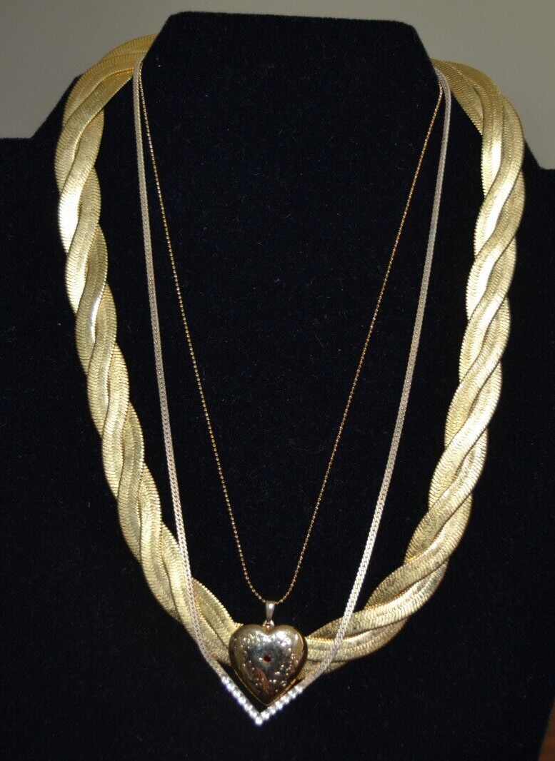 AVON Heart Pendant Necklace Gold-tone Vintage Y2K Lot of 3 Length Varies