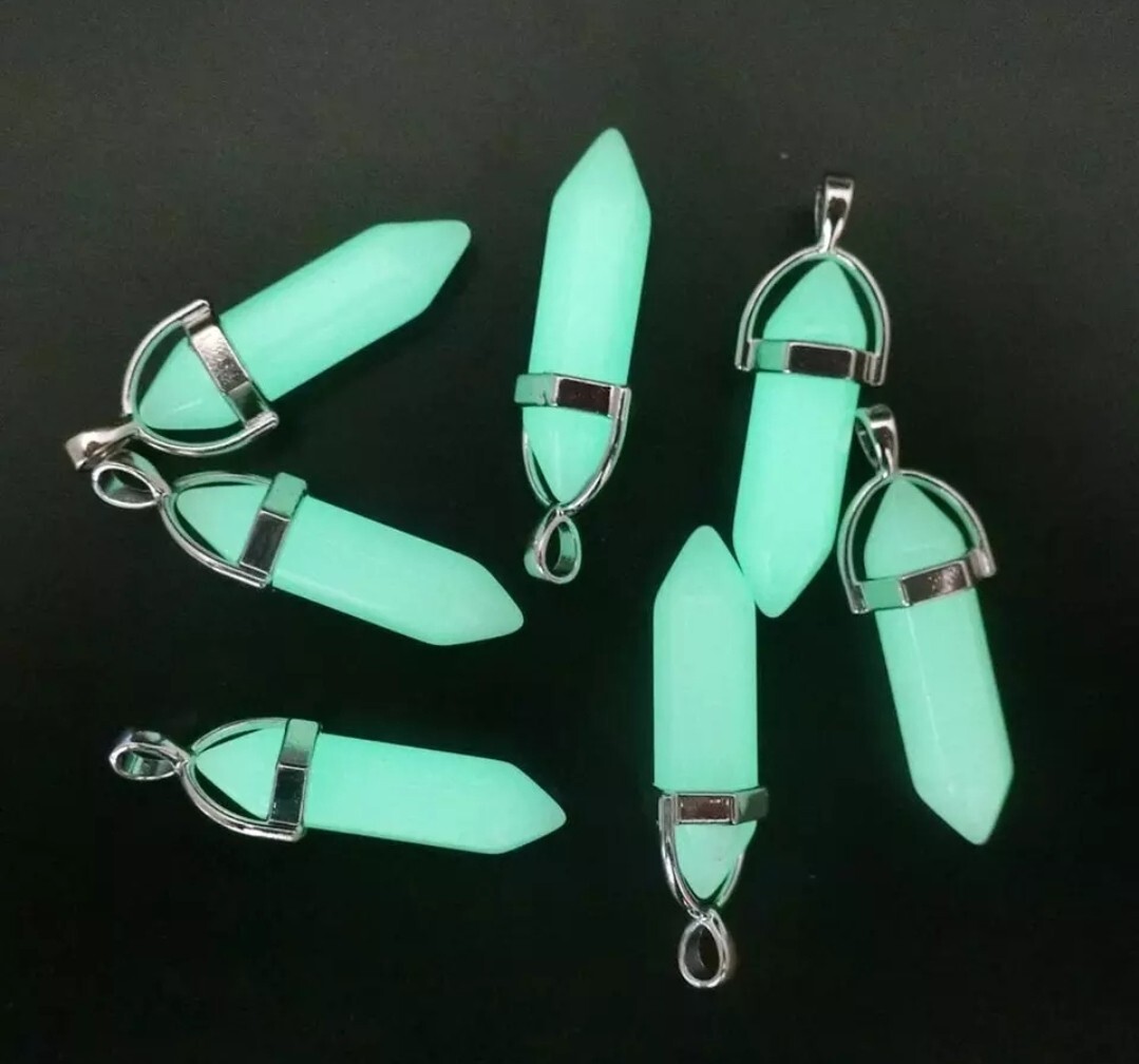 Women’s Fashion Jewelry Luminous Stone Glow in Dark Pendant Necklace 39-2