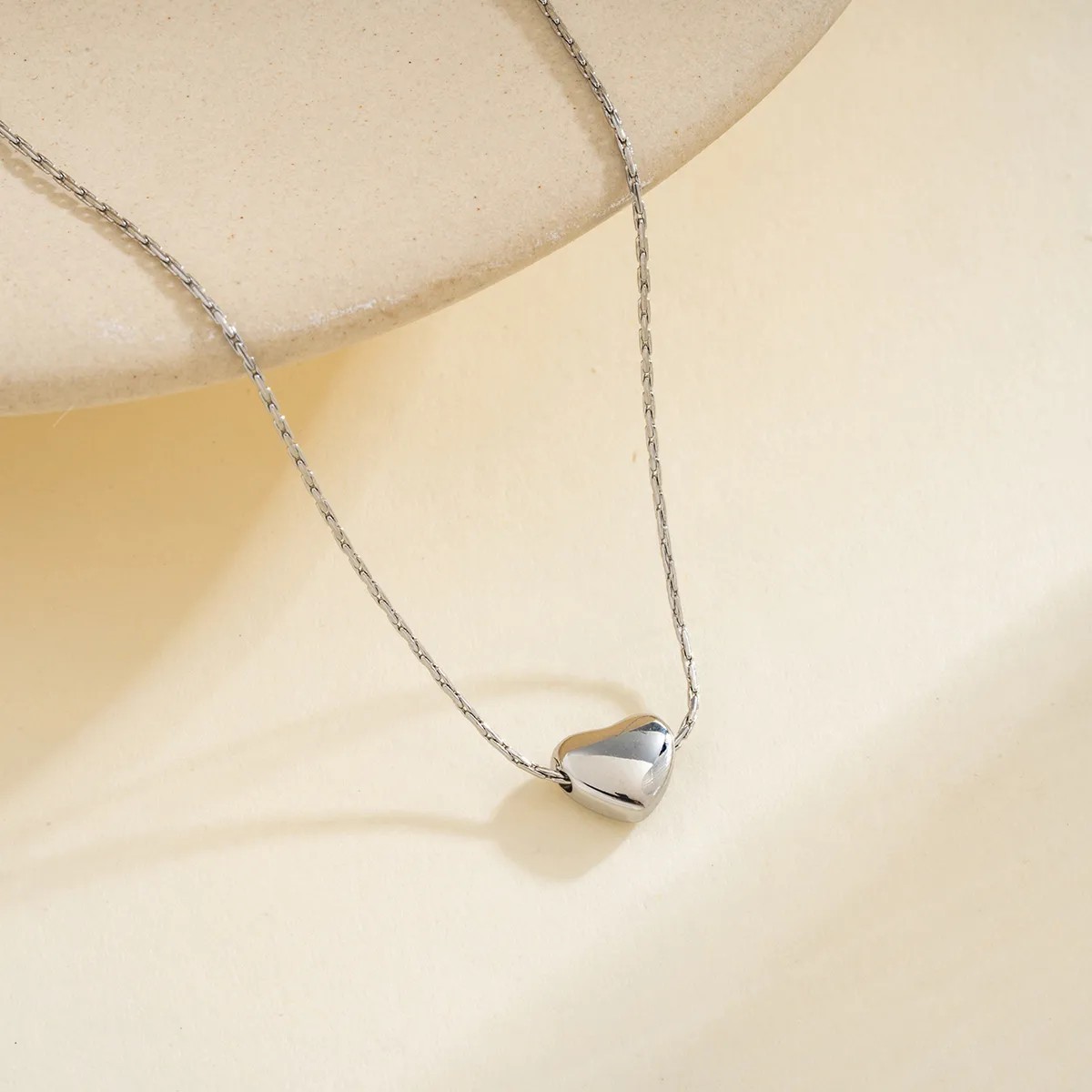 304 Stainless Steel Modern Heart Shape Pendant Necklace 15.75 In + I.97 In