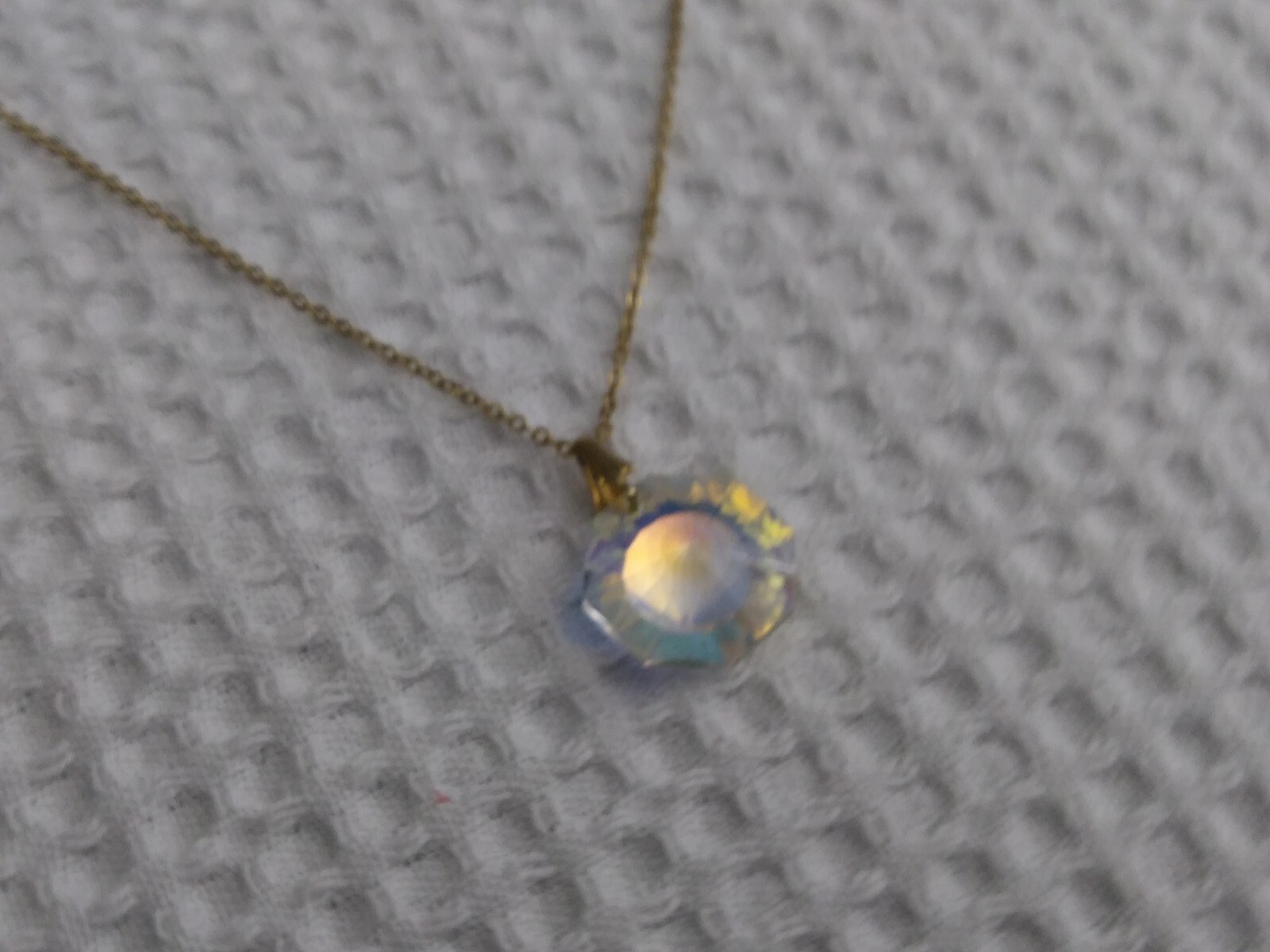 Costume Necklace With White/Colorless Stone