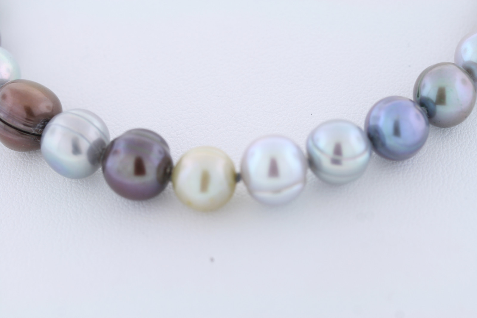 HONORA Genuine Cultured Frshwtr Dark Multicolor Ringed 8-10mm Pearl 18″ Necklace