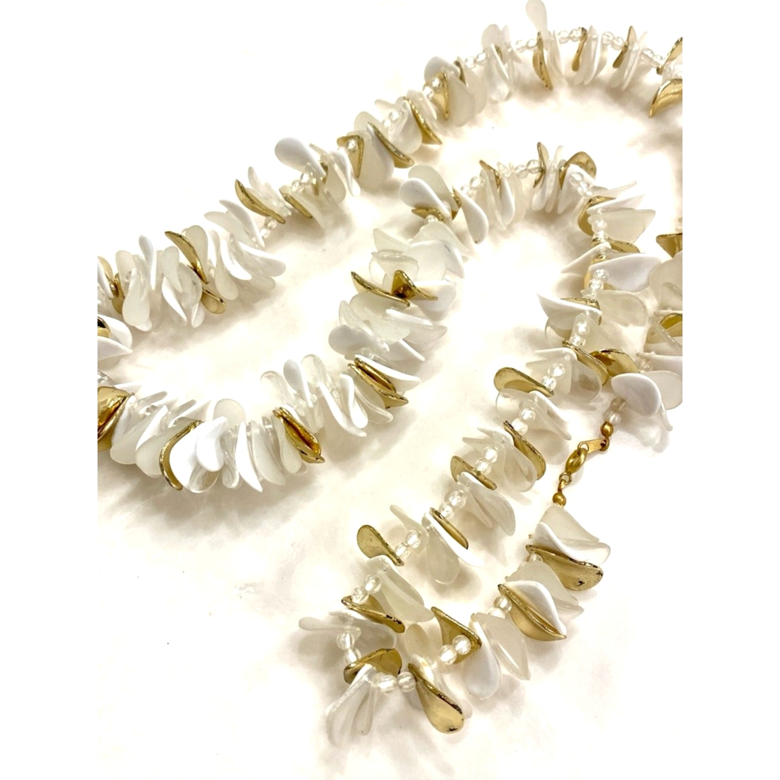 Vintage White and Gold Petal Cluster Necklace – Vintage