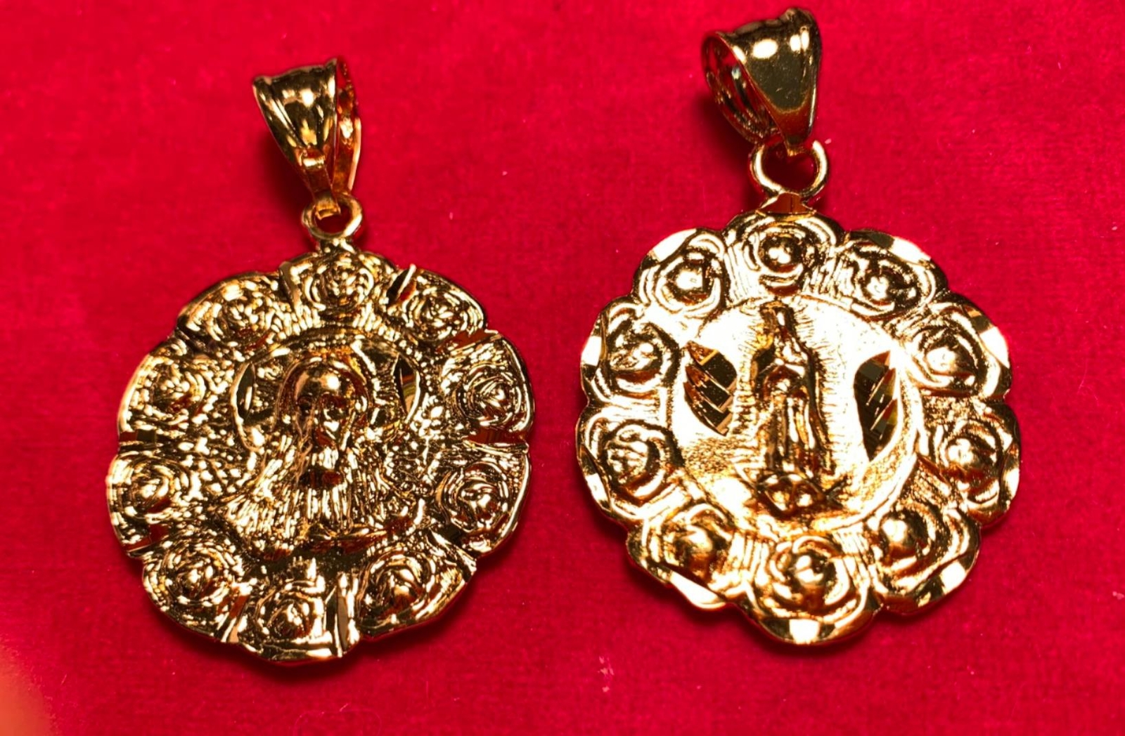 14KT GOLD PLATED 2 SIDED JESUS/VIRGIN MARY MEDALLION W/18″ 2.5MM ROPE CHAIN-3511