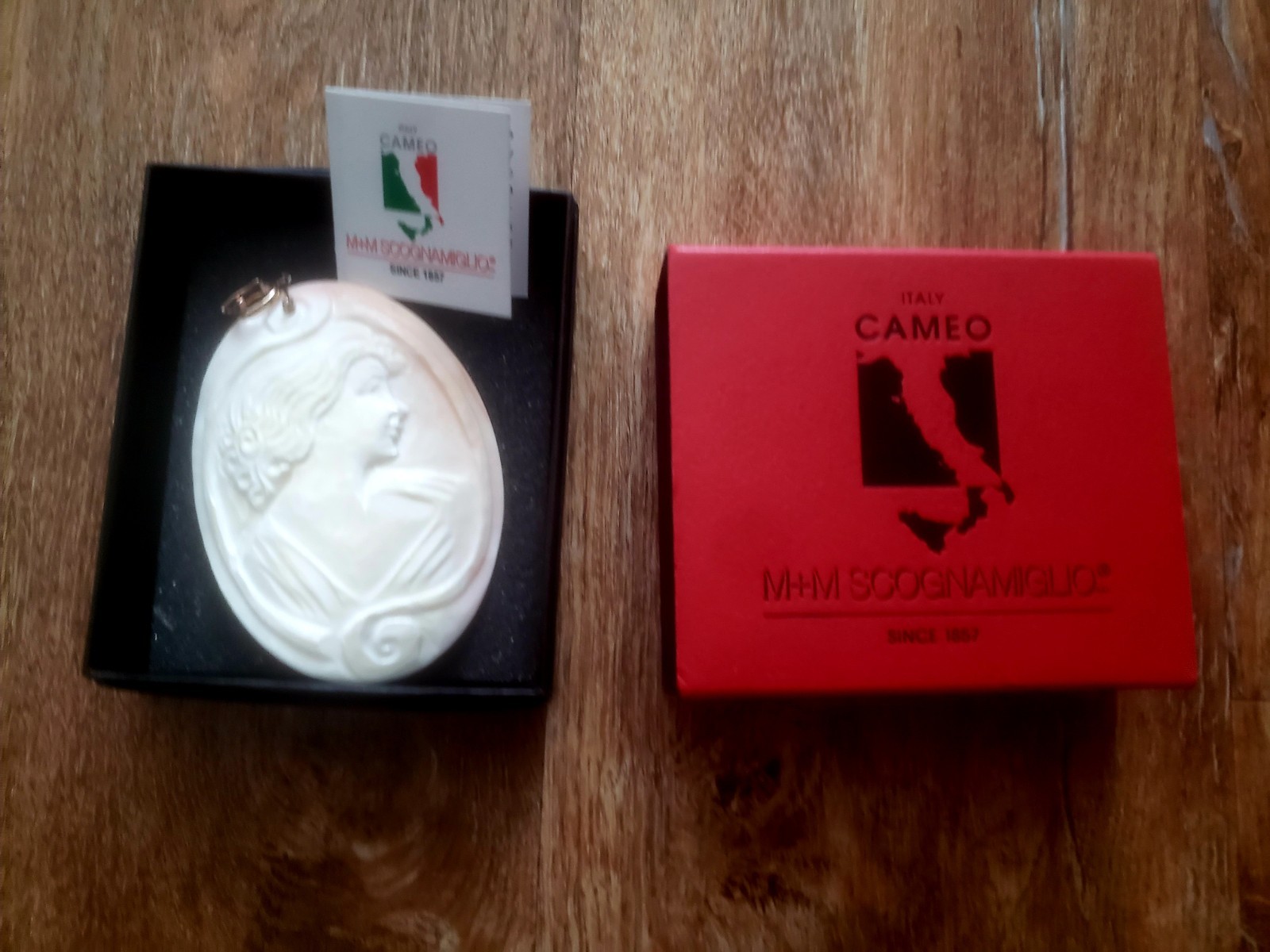 M&M Scognamiglio Hand-Carved Conch Shell Cameo Pendant