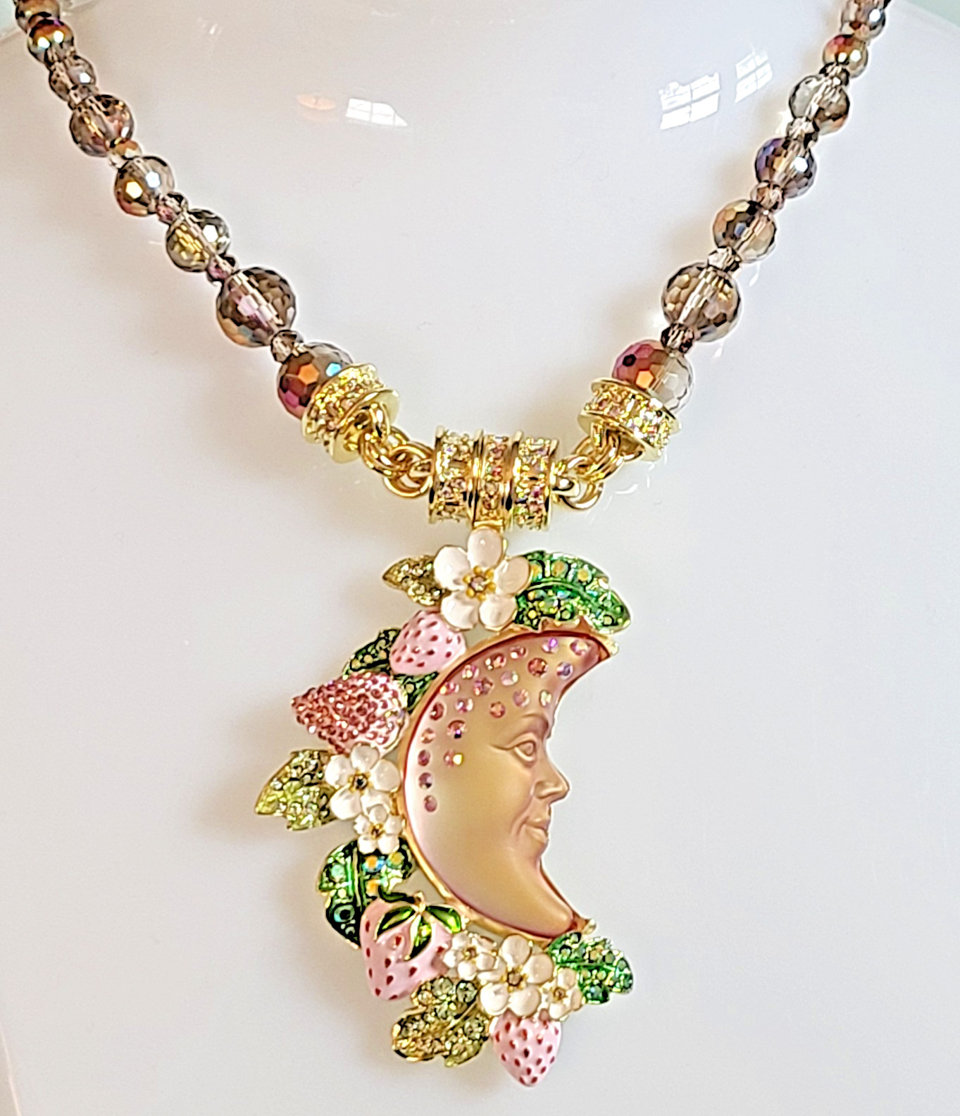 Belle Of The Ball Beaded Mystic Goddess Moon Shadow Strawberry Mag Necklace GT