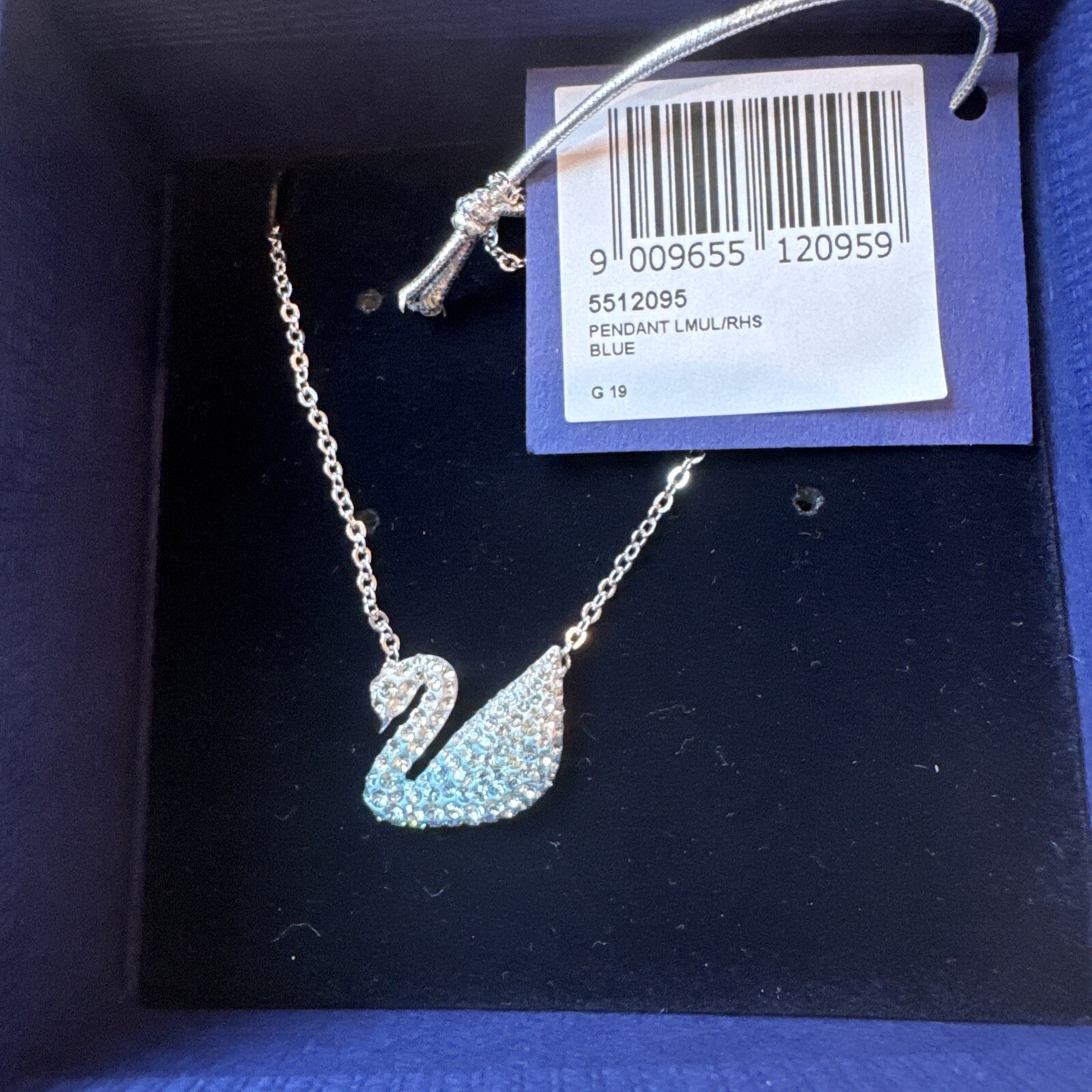 Swarovski Necklace Iconic Swan pendant Swan, Medium, Blue 5512095