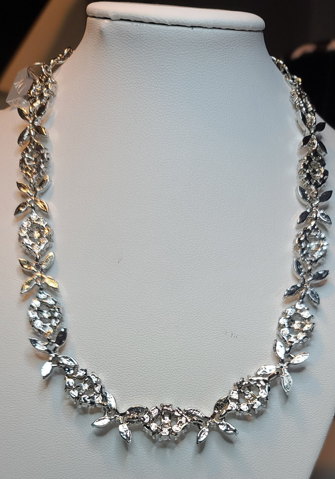 Womens Silver Toned 1.5 mm – 3 mm Rhinestone 15″ Chocker Set Earrings 1 1/2″