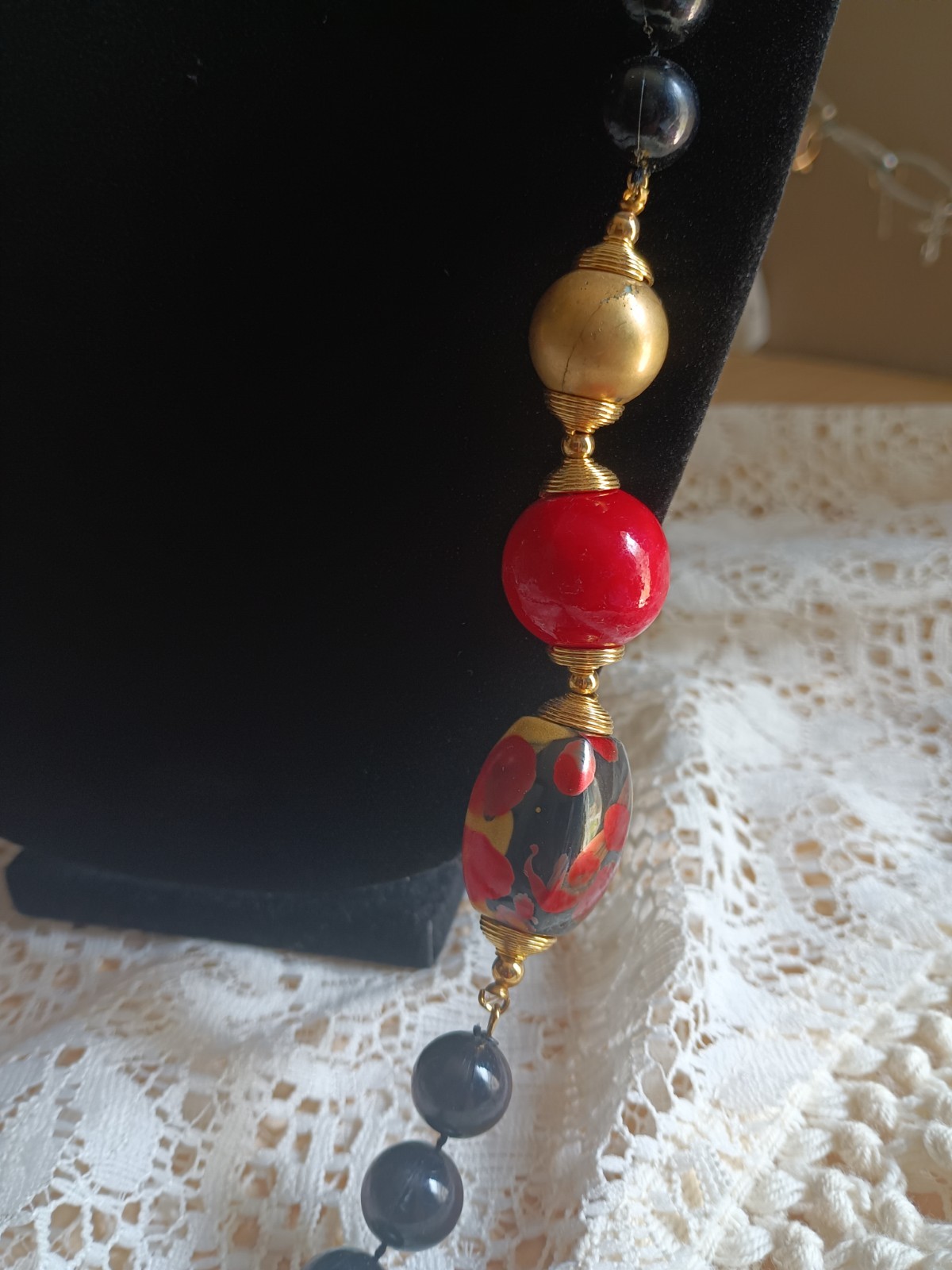 Black Plastic Beaded Necklace Red & Gold Tone Accent Beads Barrel Clasp 40in