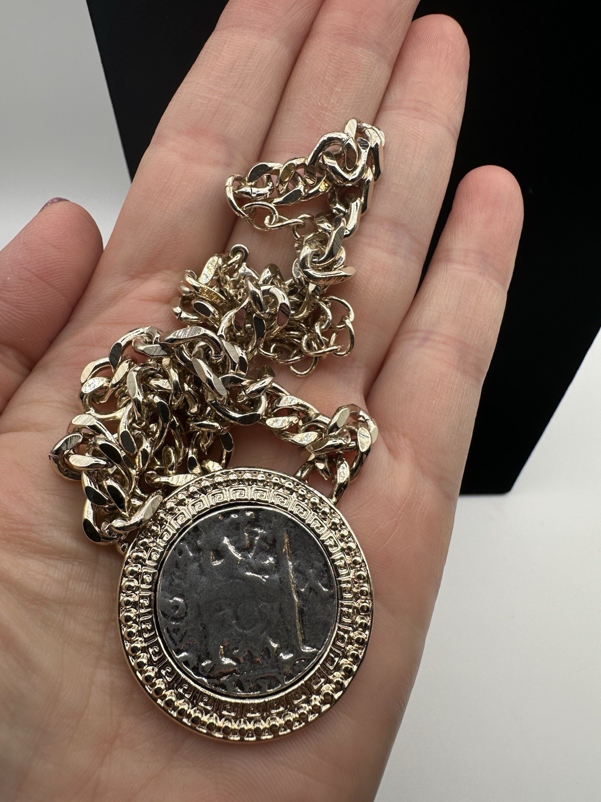Gold Tone Curb Link Chain Necklace Round Coin Pendant 16in Adjustable Lobster