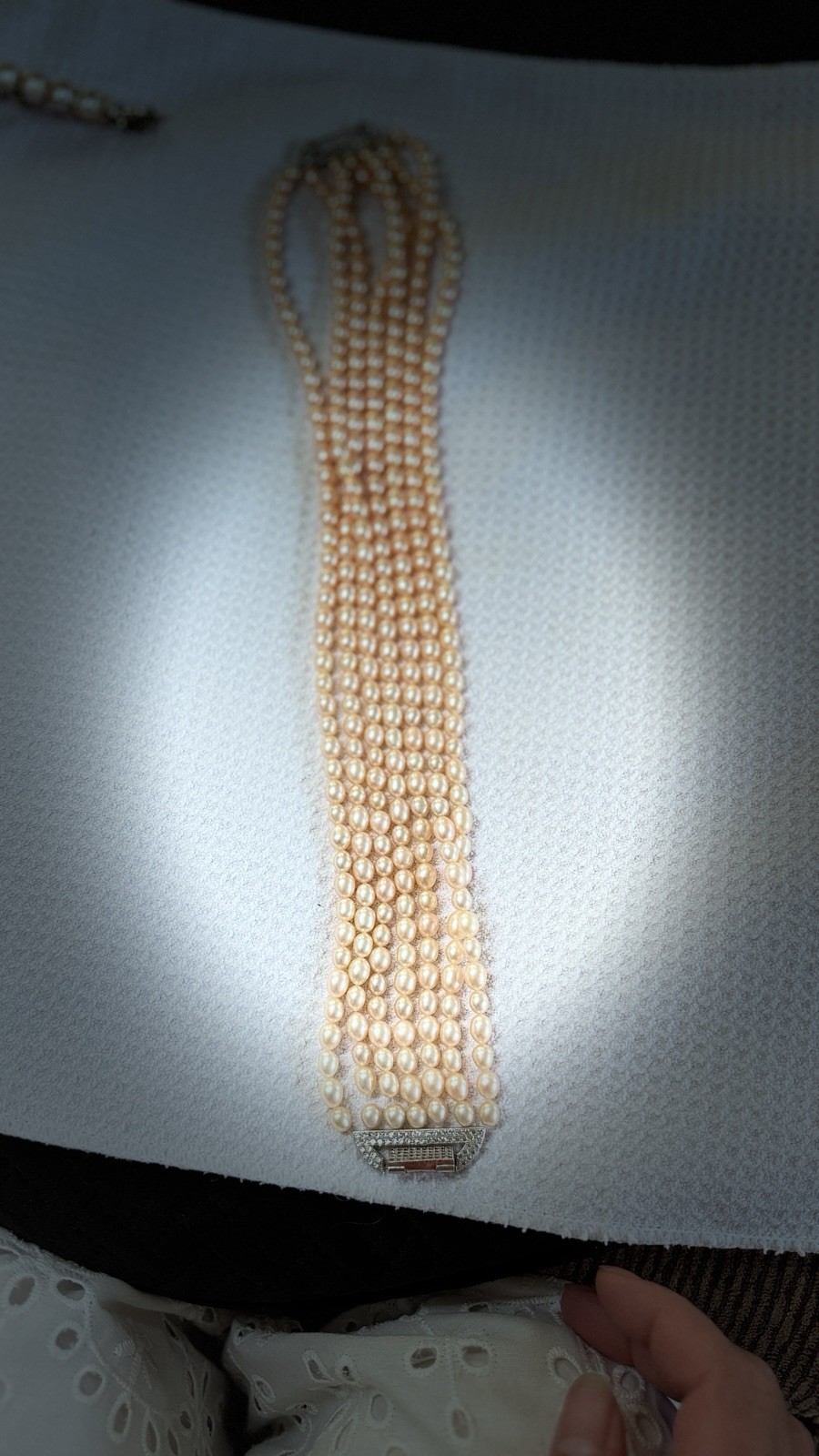 High-quality multi-strand freshwater pearls (6–7mm) with natural iridescent lust