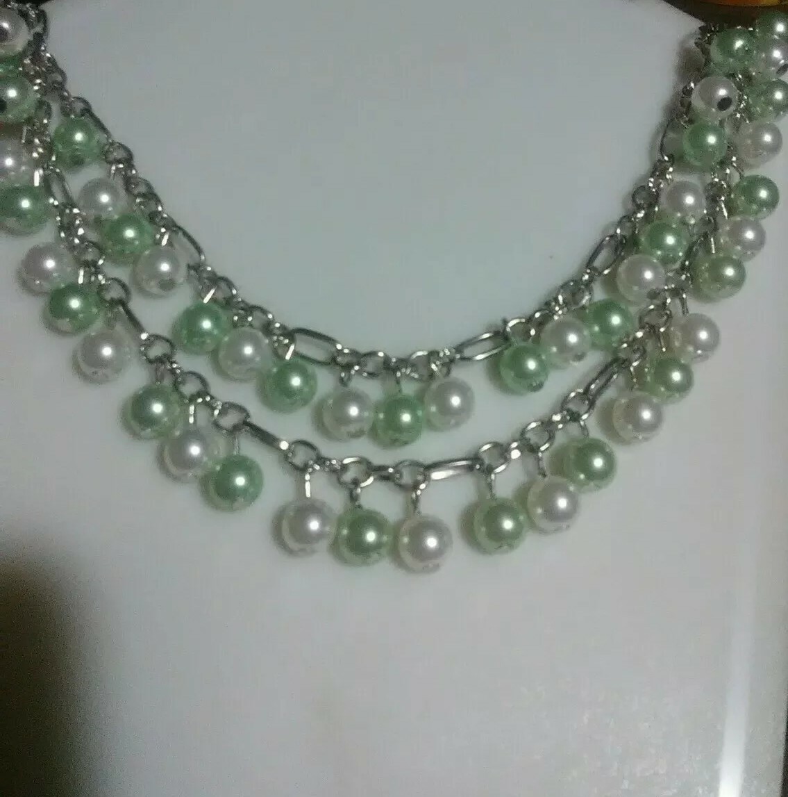 2 Layer Drops Faux PEARL Necklace Green & White great for Christmas or anytime