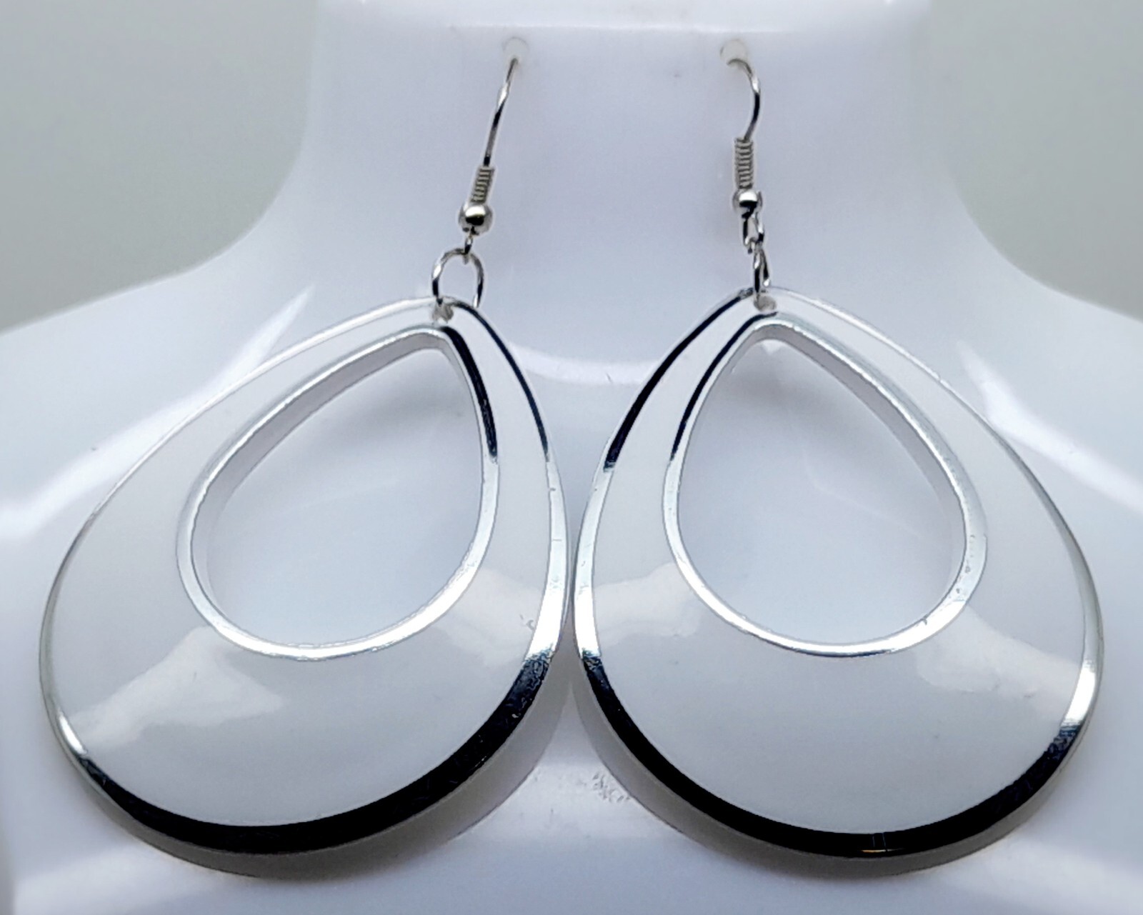 Thick size water drop shape White color Acrylic fashion dangle hoop Earrings
