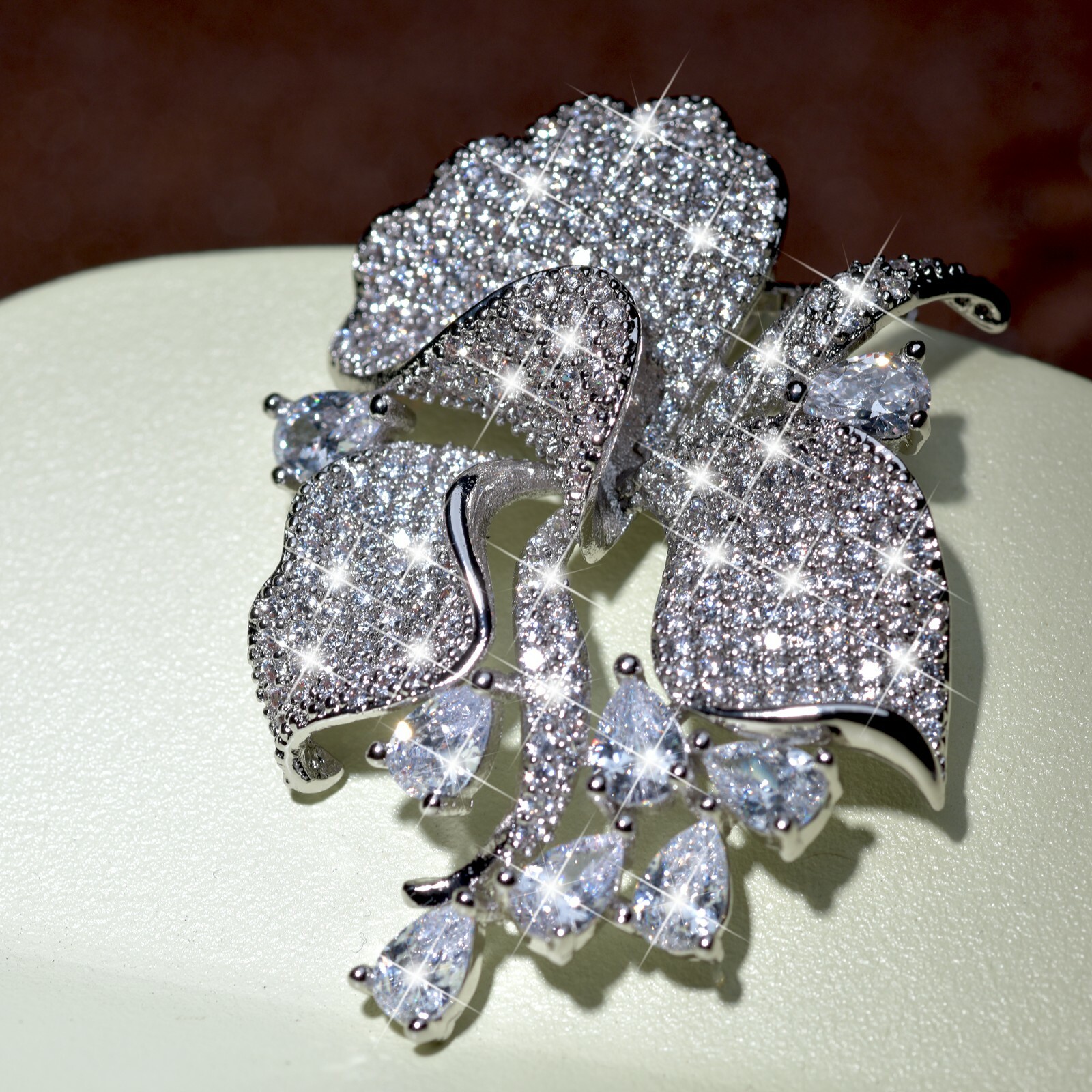 18K WHITE GOLD FILLED SIMULATED DIAMOND WEDDING PARTY FLOWER NECKLACE LUXURY GEM