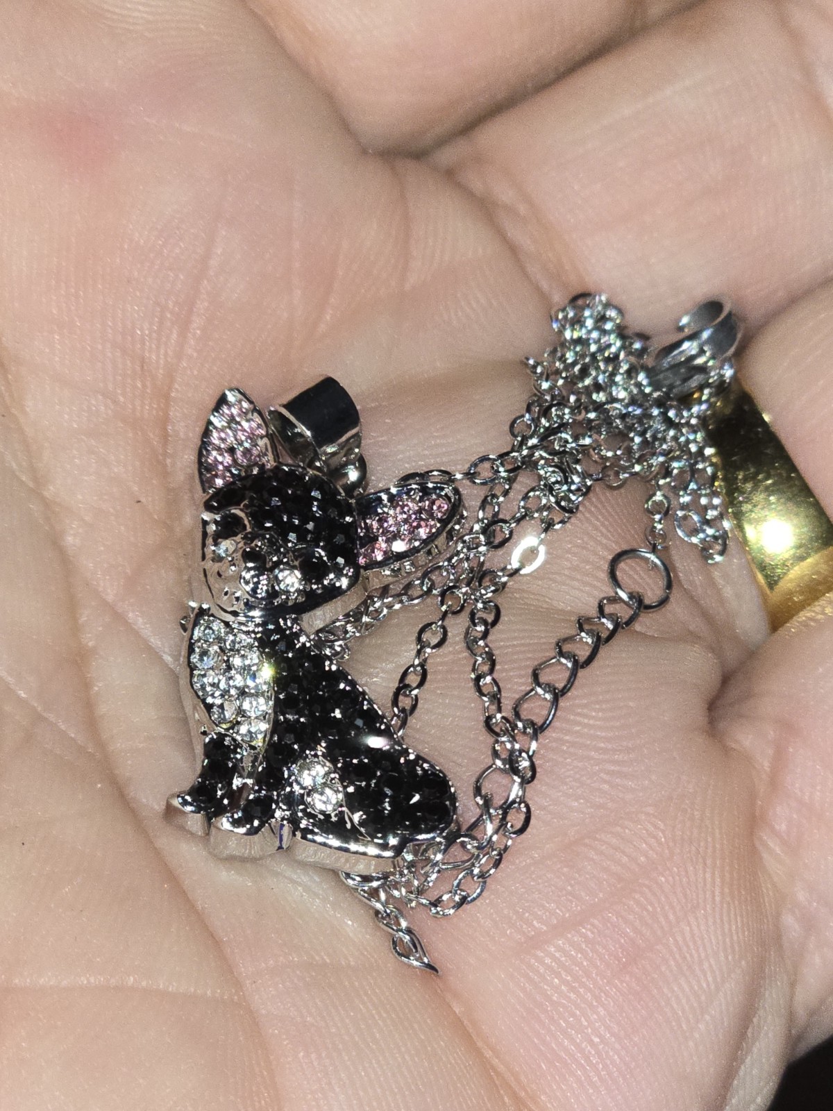 Chihuahua necklace with crystals. Beautiful new for adults and children ladies.