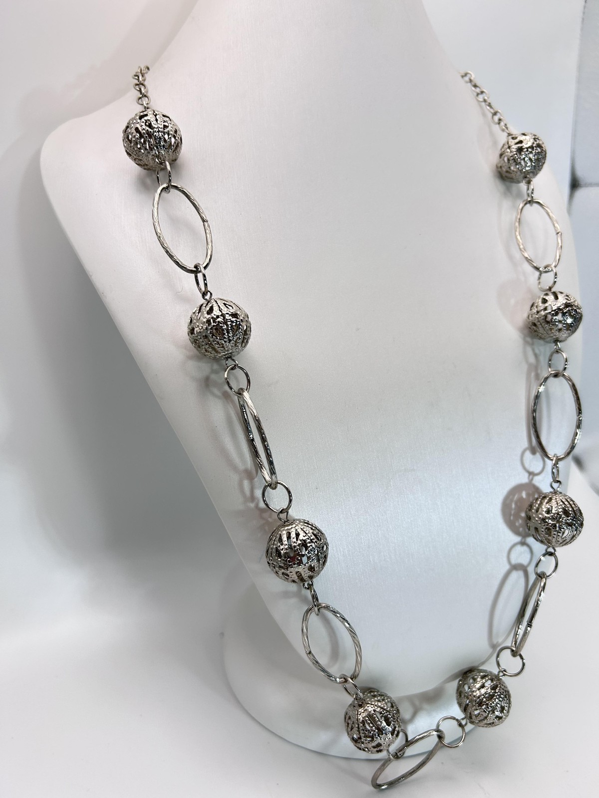 Necklace Silver Tone Filigree Ball Bead Oval Link Chain Statement Beaded