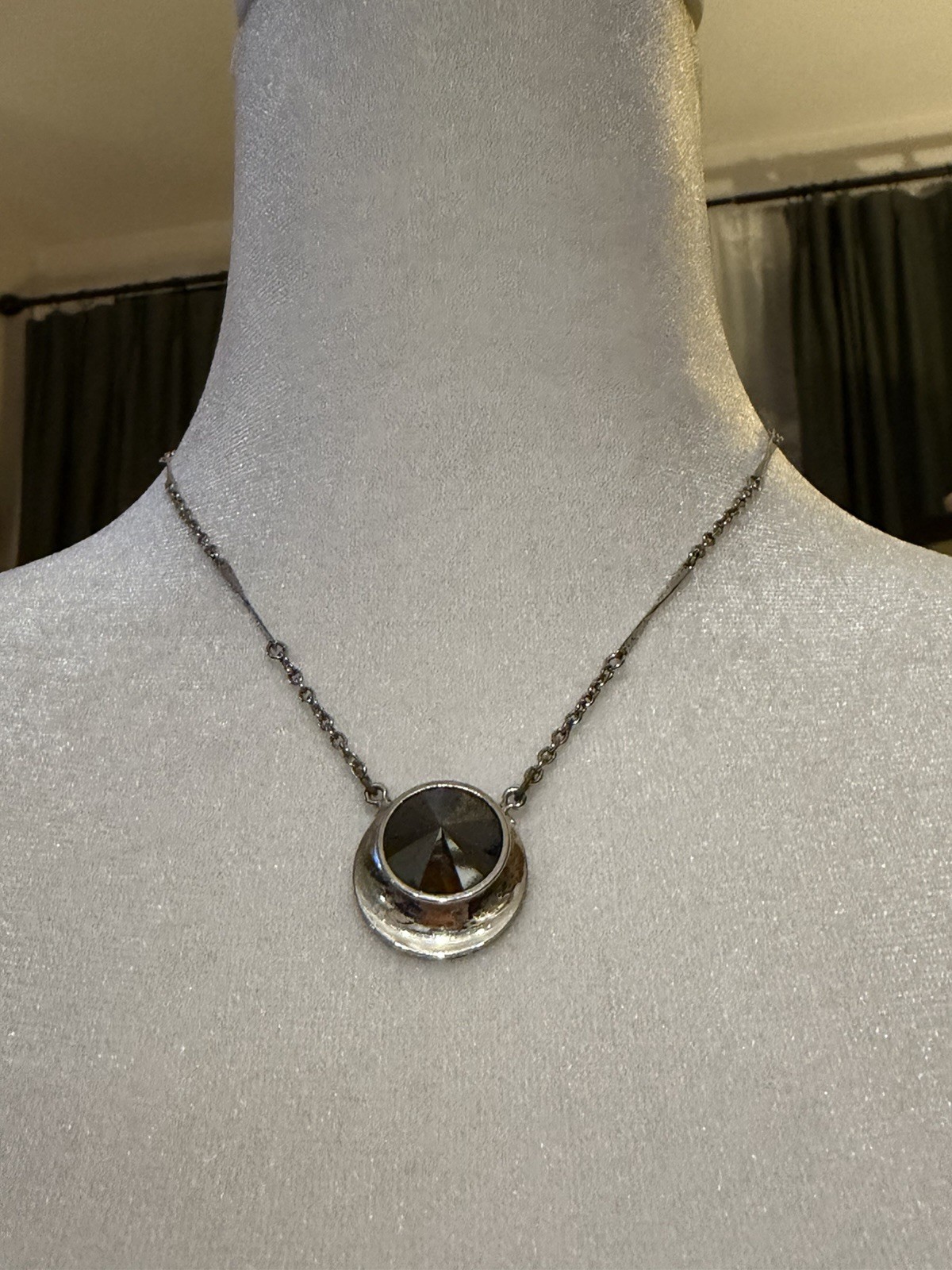 Vintage Sarah Coventry Silver Metal Chain Necklace Round Black Bezel Pendant