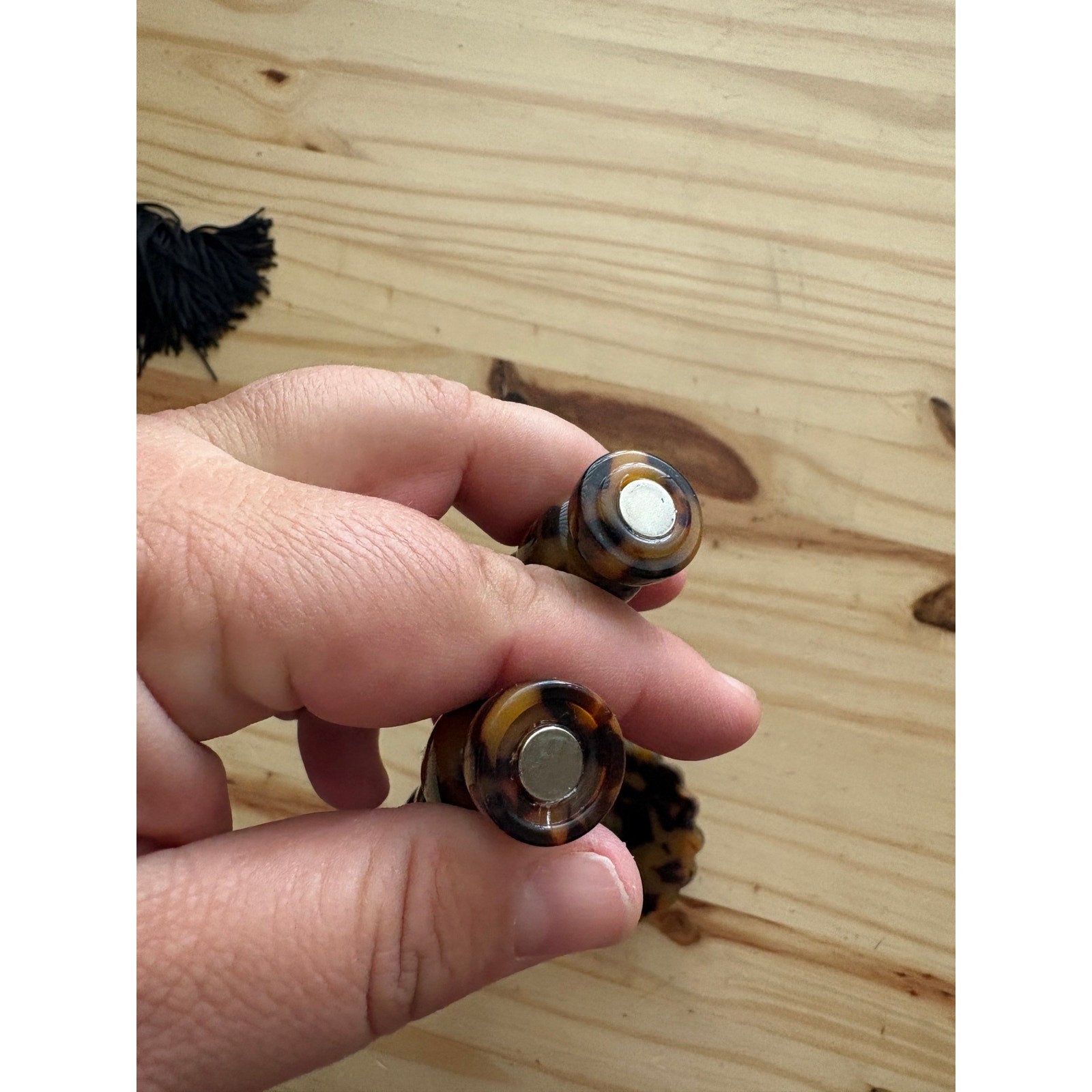 Julietta Asty Necklace Resin Beads Shell Pendant Brown Tortoise Magnetic Clasp