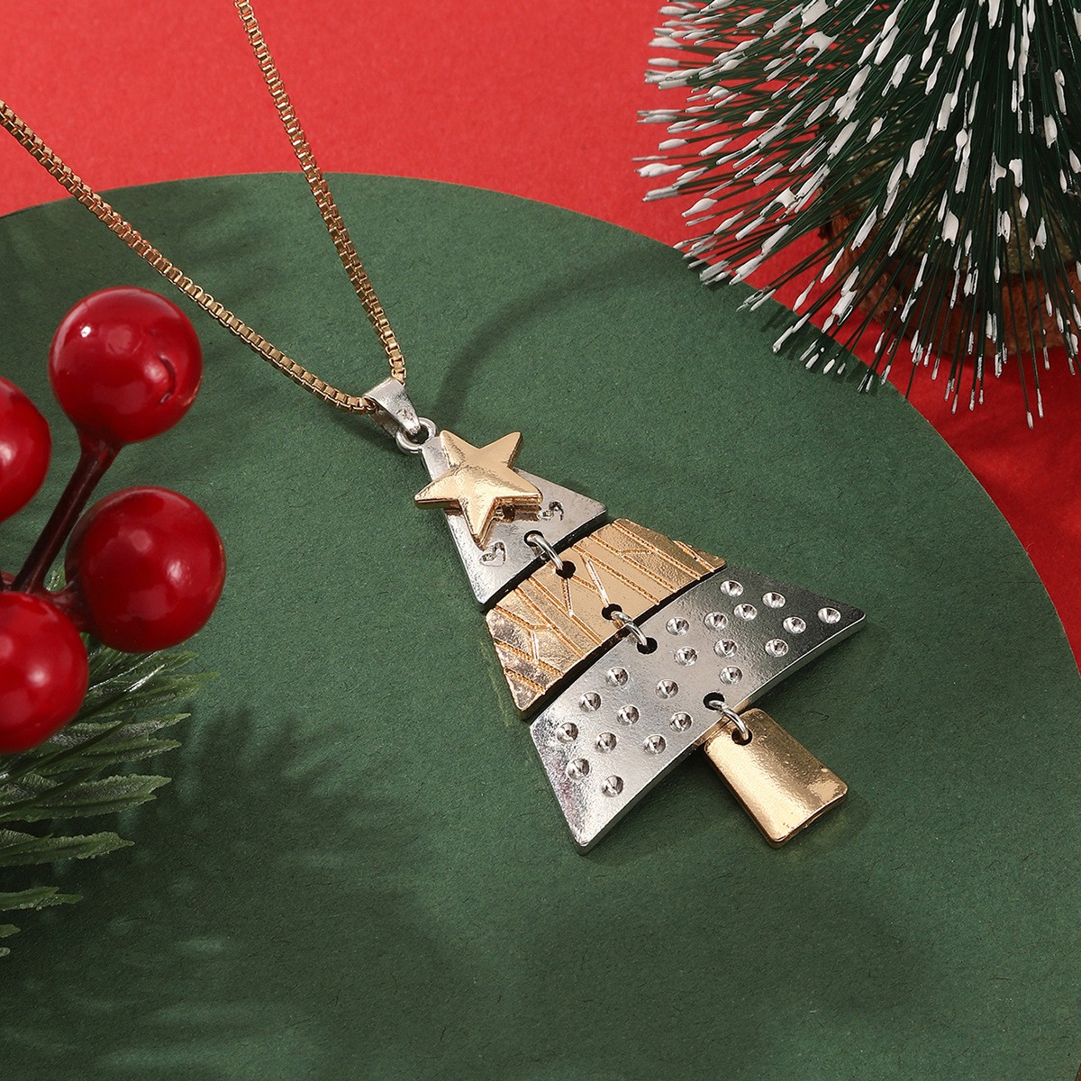 Vintage Metal Christmas Tree Charm Necklace for Women Perfect Gift for New Year