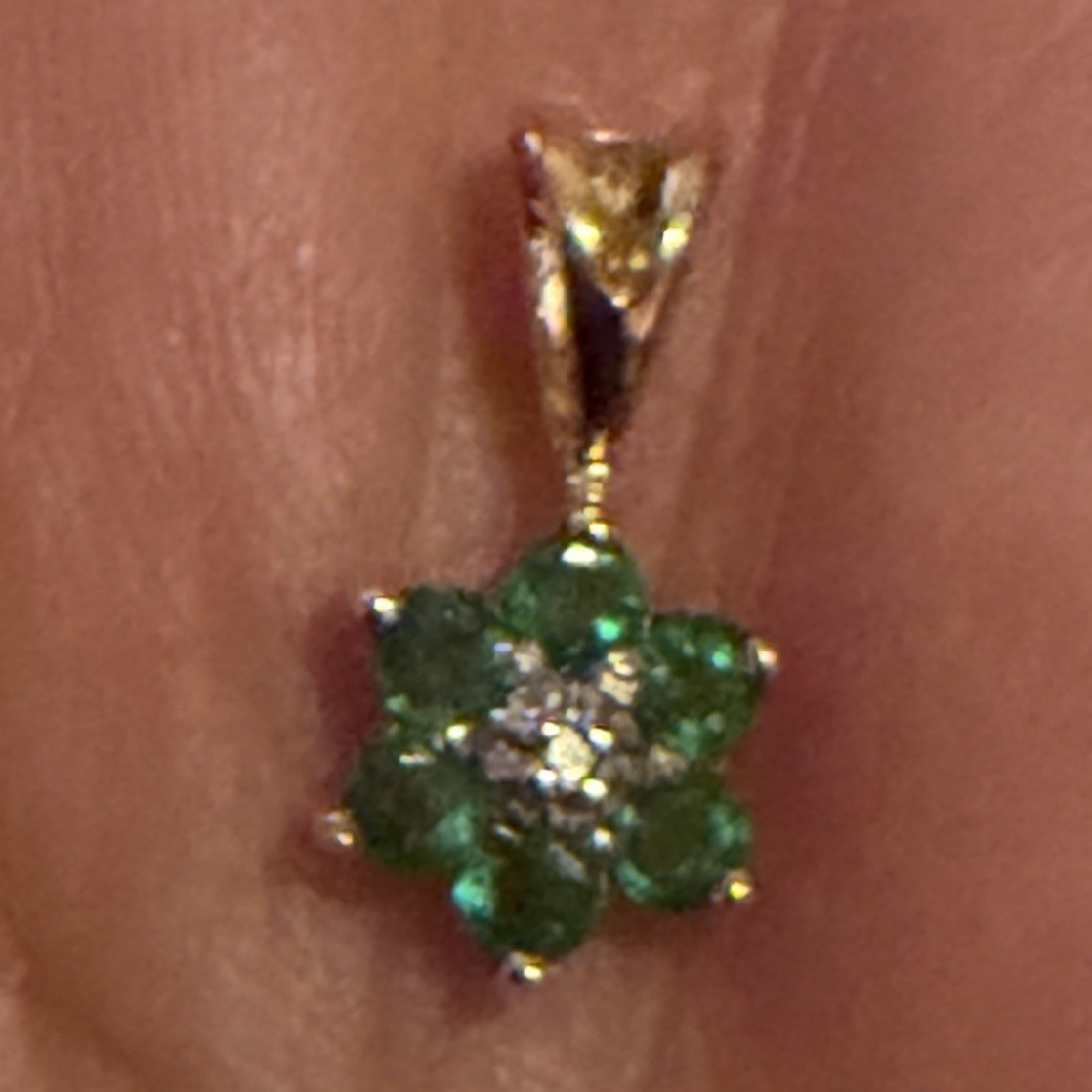 10K Yellow Gold Flower Emerald Pendant w/ Diamond Prong Set, Signed