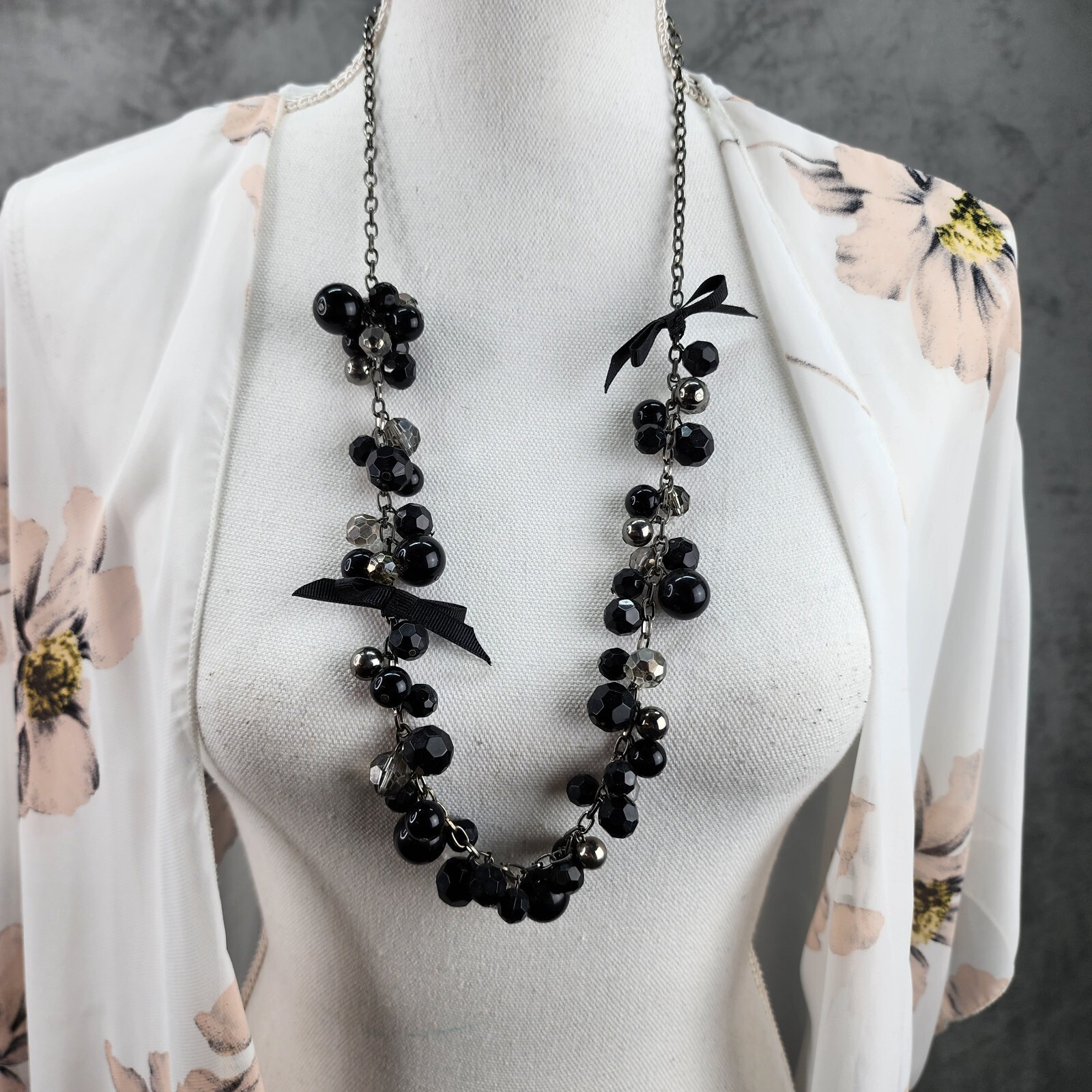 Women Fashion Jewelry Necklace 15″ Silver Metal Ribbon Bow Tie Long Black Bead