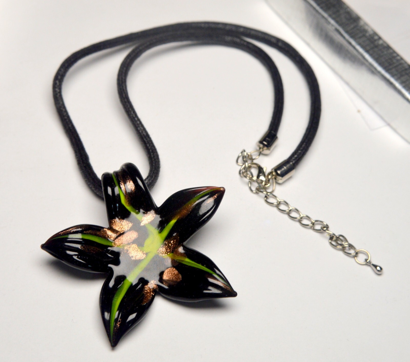 RRP 49,- NEW ITALY VENICE MURANO STAR FLOWER GLASS PENDANT IN BOX