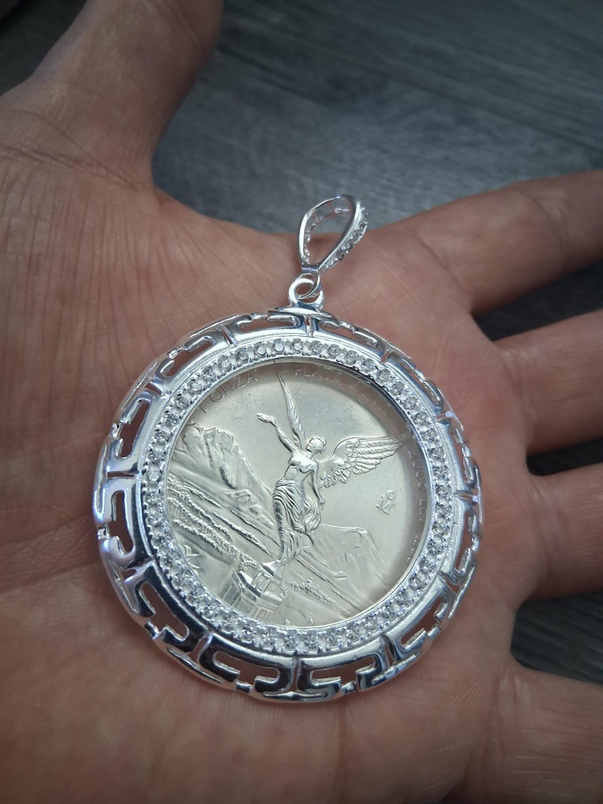 moneda centenario libertad de 1 OZ , moneda y bizel plata 925 plata real MX