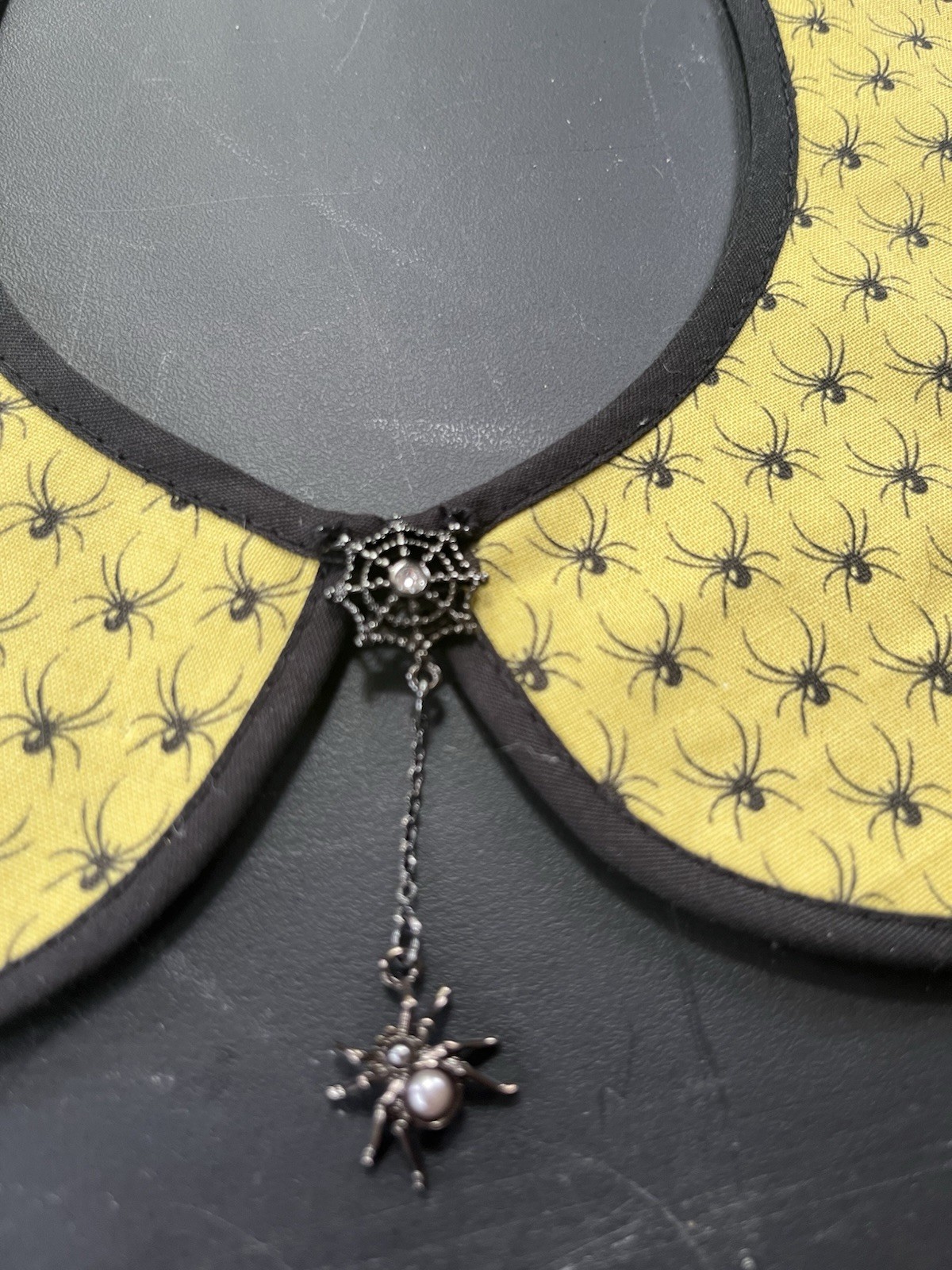 Yellow And Black Spider Collar Halloween Choker Necklace Gothic punk Witchy