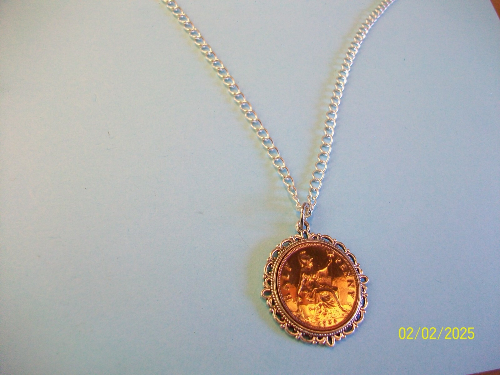 BRITANNIA HALF PENNY – LIMITED EDITION SILVER CASED CURB NECKLACE – 1917 to 1936