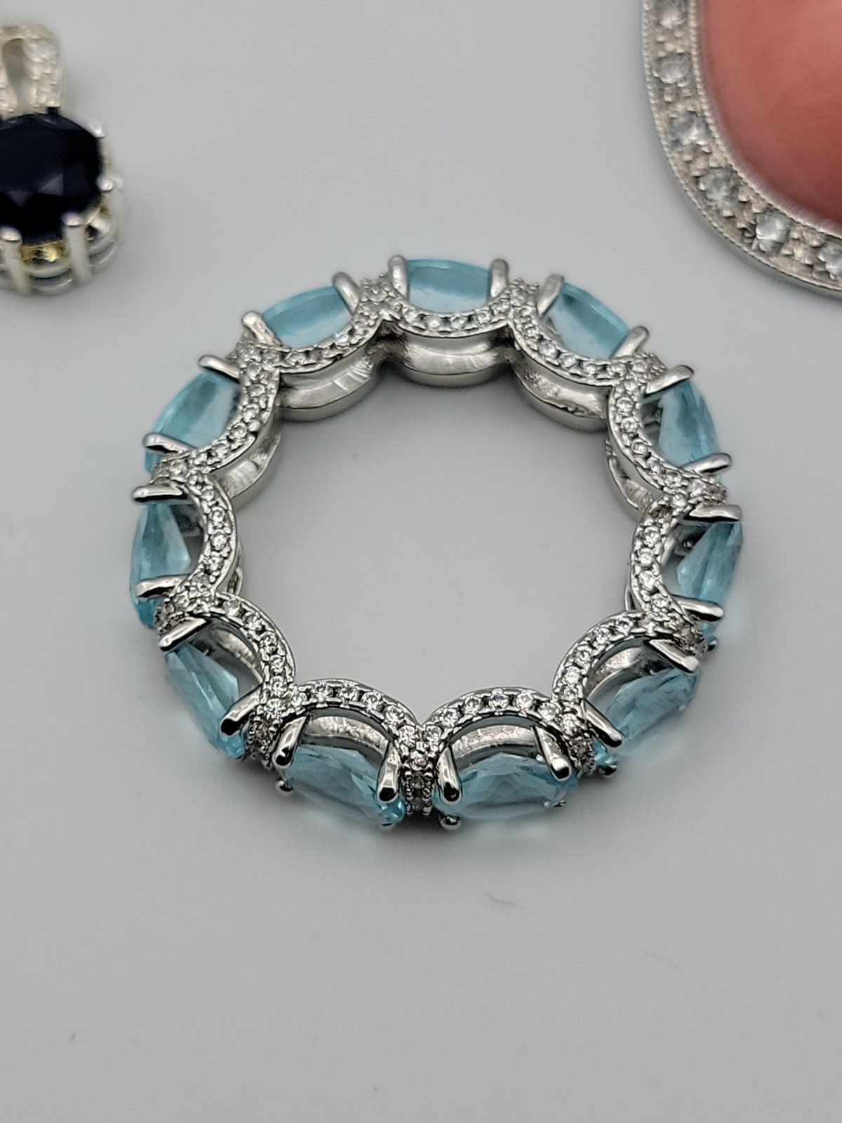 5Pc Women Pendants Various Sizes