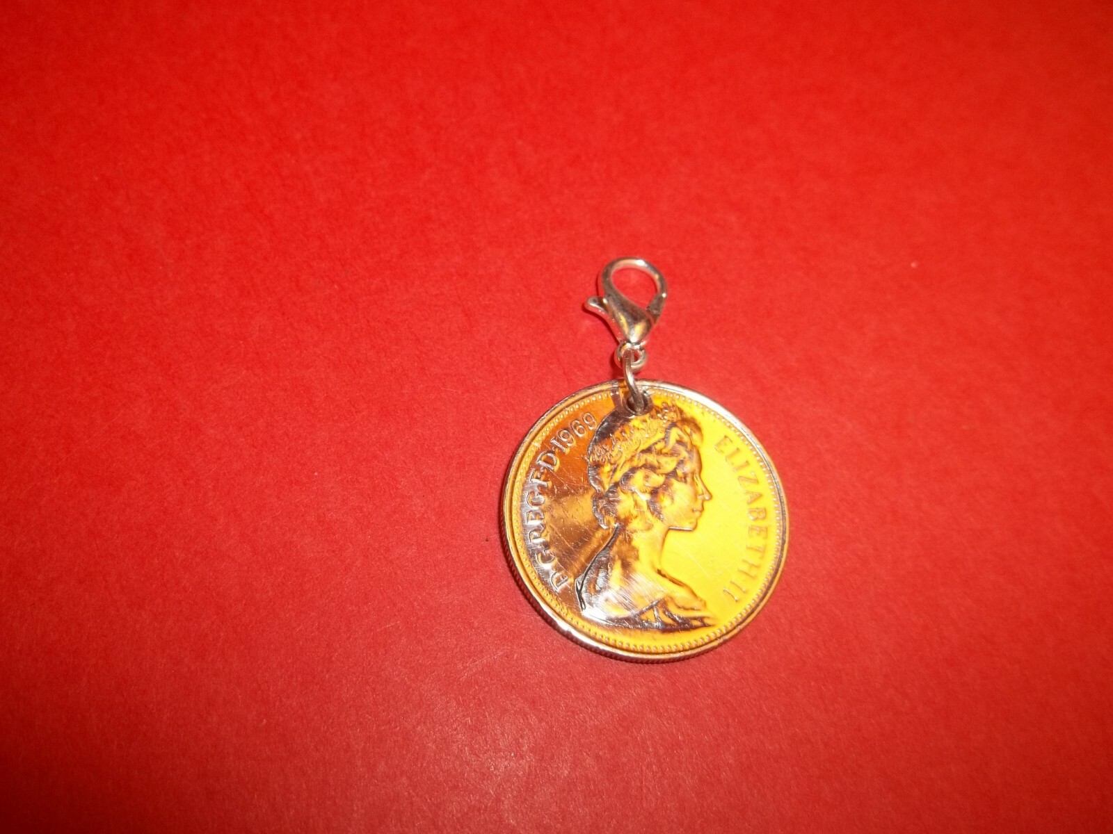 FIVE (5) PENCE COIN – HIGHLY POLISHED PENDANT / CHARM – 1968 to 1989