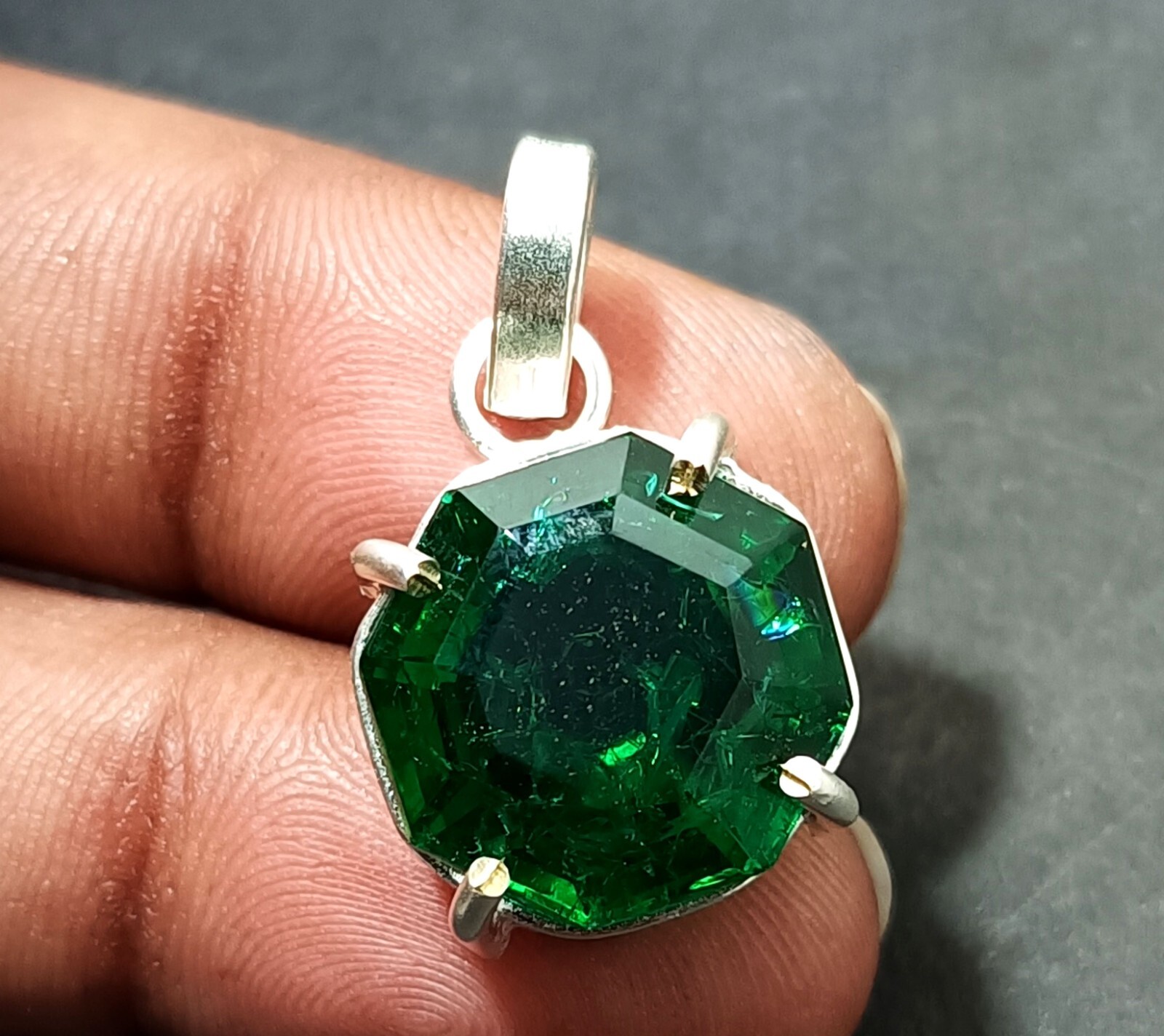 Certified 22.60 ct Natural Emerald 925 Solid Silver Asscher Cut Pendant Gemstone