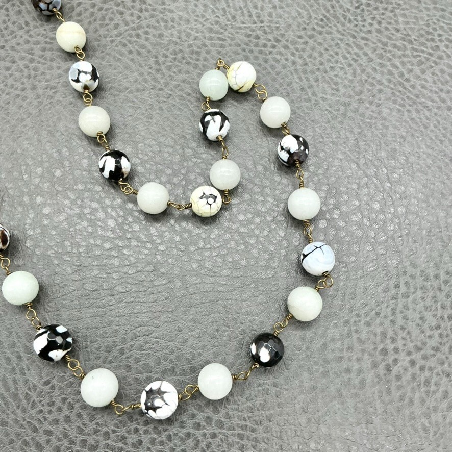 Necklace Jade Stones And Black White Glass Beads 26 Inch Retro Jewelry 26″