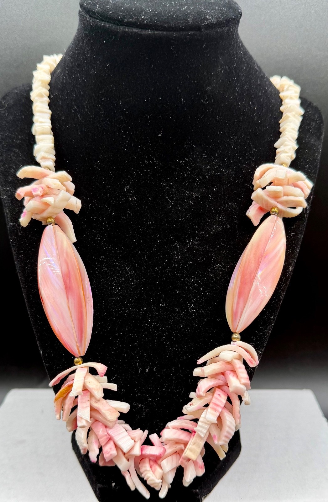Vintage Pink Queen Conch Shell Statement Necklace Chunky Boho Heishi 1970s 26″