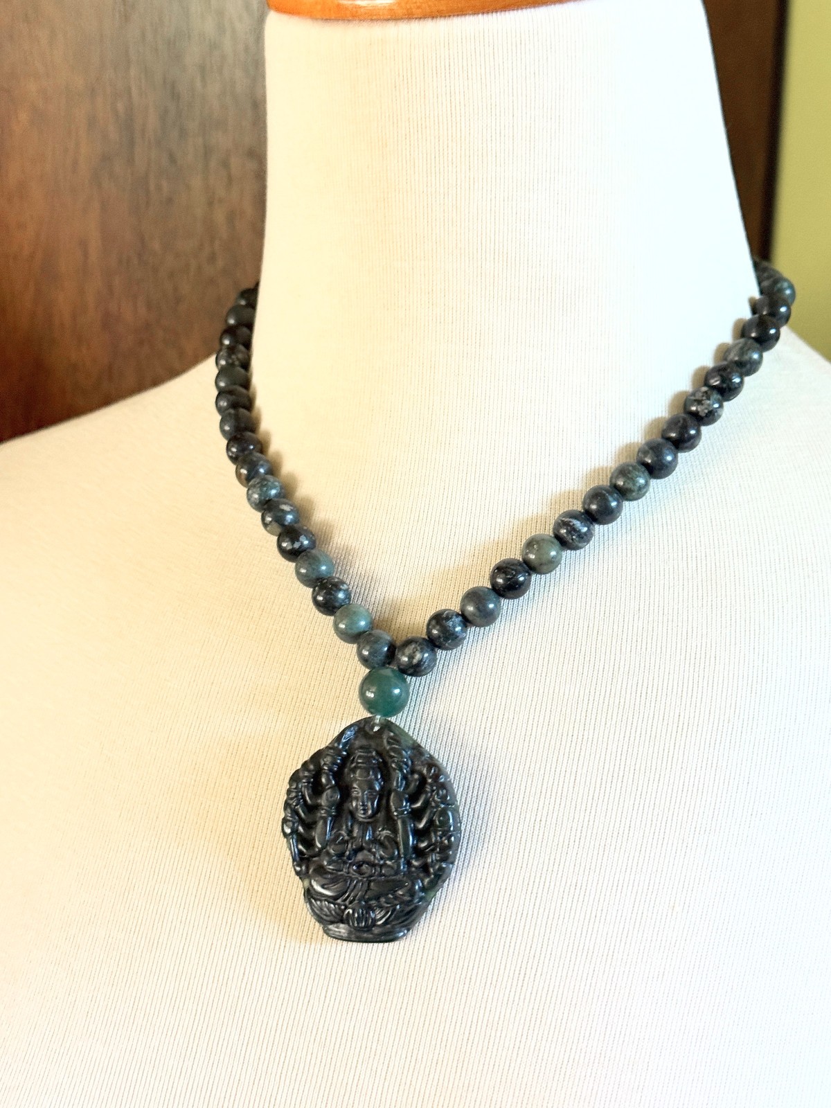 Chinese Guanyin necklace jadeite green black pendant jade unisex beaded China