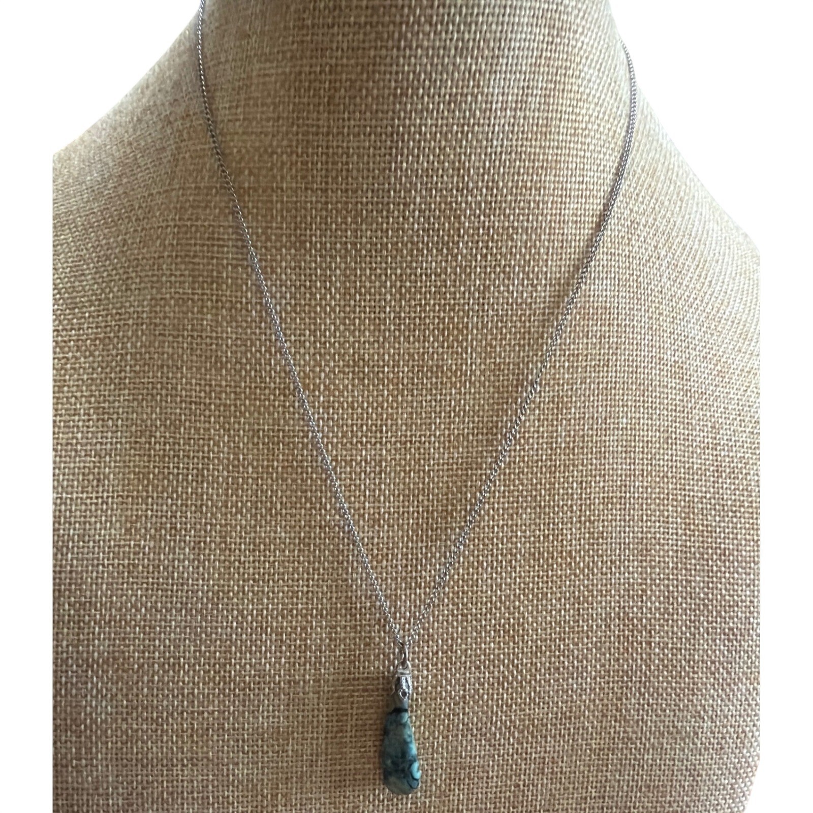 Vintage Marbled Green Stone Teardrop Pendant Necklace Silver Tone Boho Earthy
