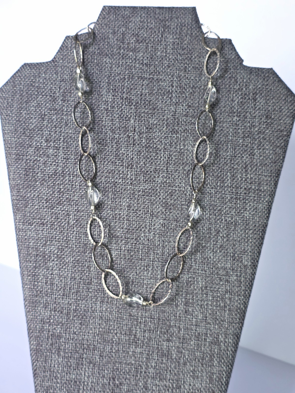 Silver Tone Hammered Oval Link Necklace Clear Beads Modern Minimalist 18″