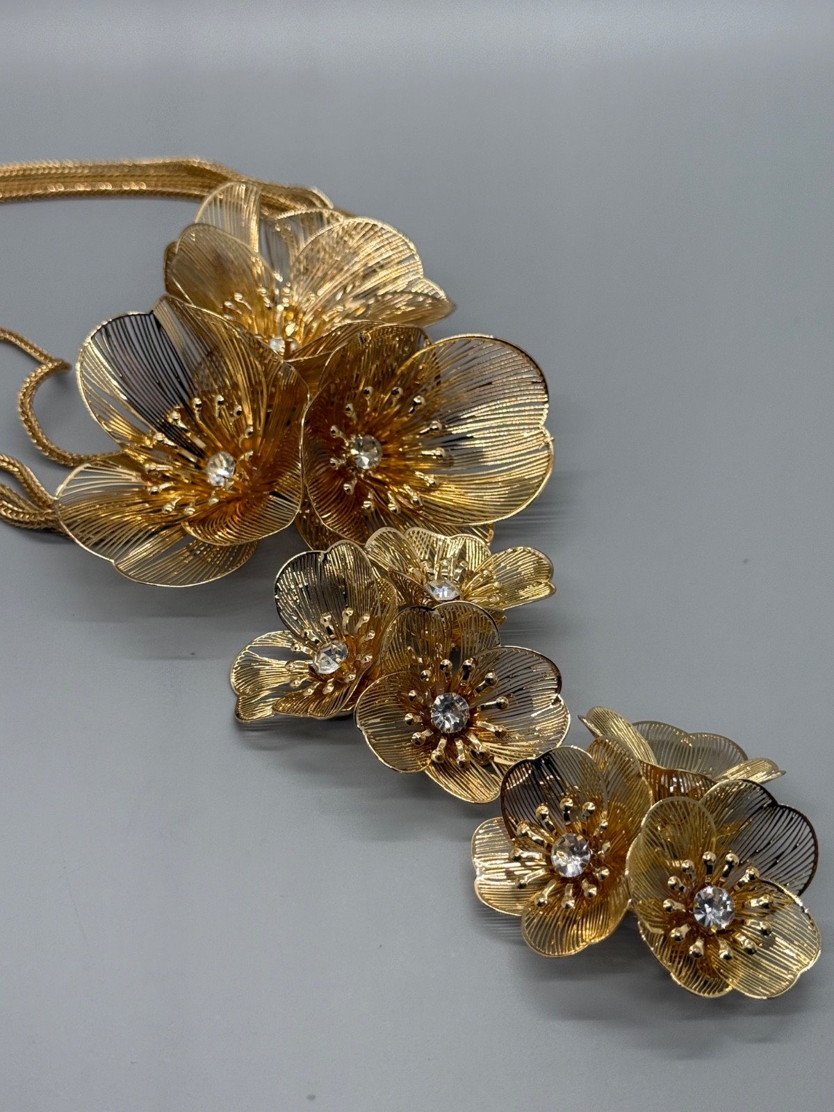 PIPER K CHUNKY GOLD WIRED FLOWERS STATEMENT NECKLACE NWT