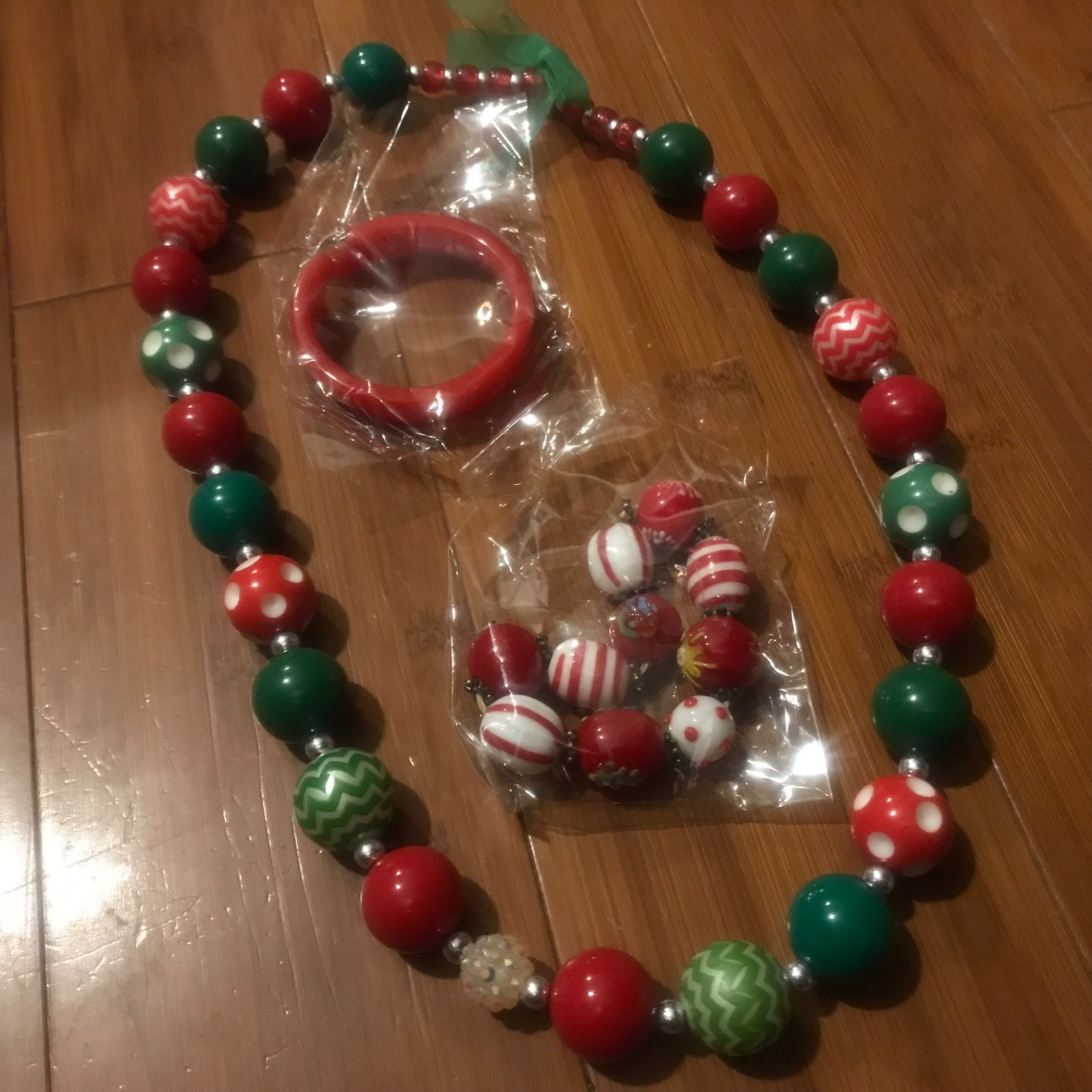 Christmas Stretch Necklace, Bracelet Earrings 3 pc Beaded Chunky Statement