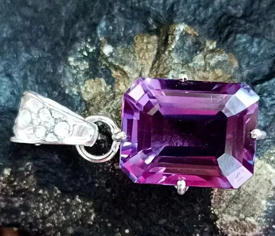 Natural 24 Ct Color Change Alexandrite Certified Gemstone Pendant 925 Silver A+