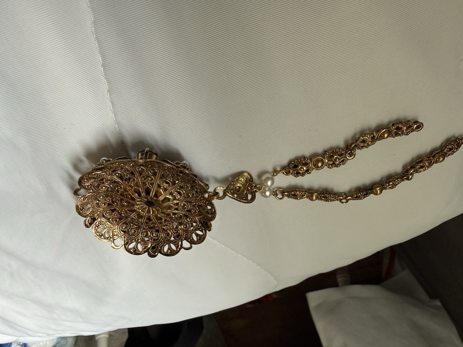 Vintage Unsigned West Germany Filigree Cameo Necklace Root Beer Glass Ornate