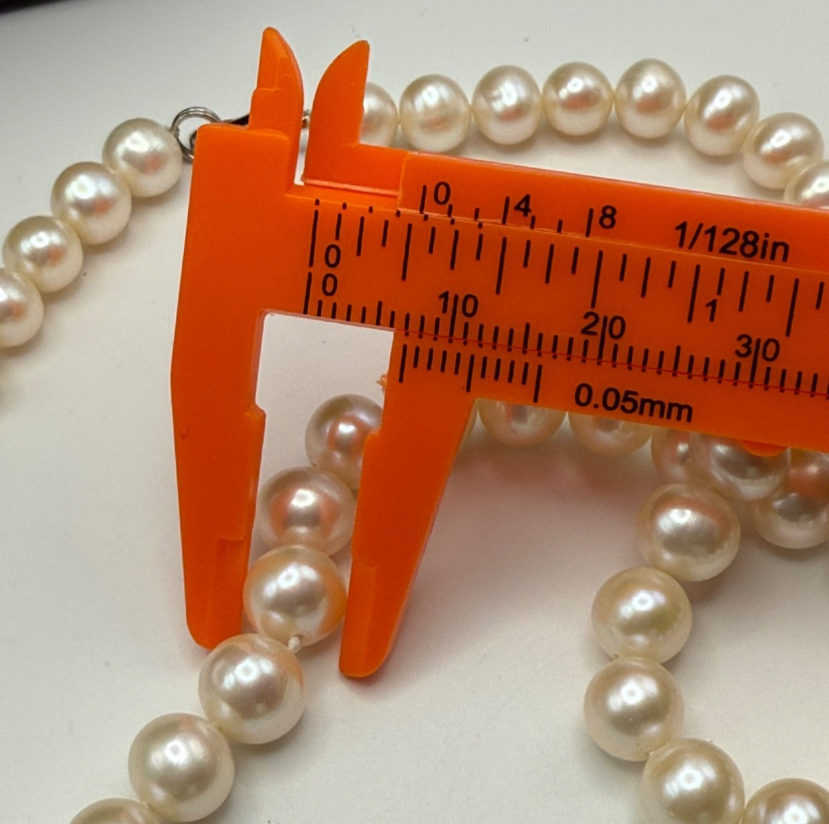 Classic Genuine Freshwater Necklace White 6–7mm Beads Lobster Clasp 16″ Knotted