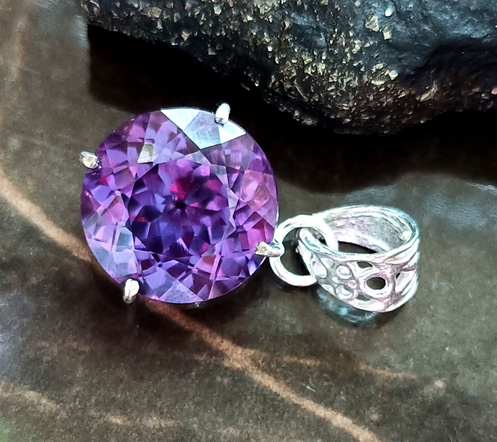 AAA+ Hand-Made Pendant Natural Alexandrite Bi-Color Gems In Solid Silver 42.05Ct