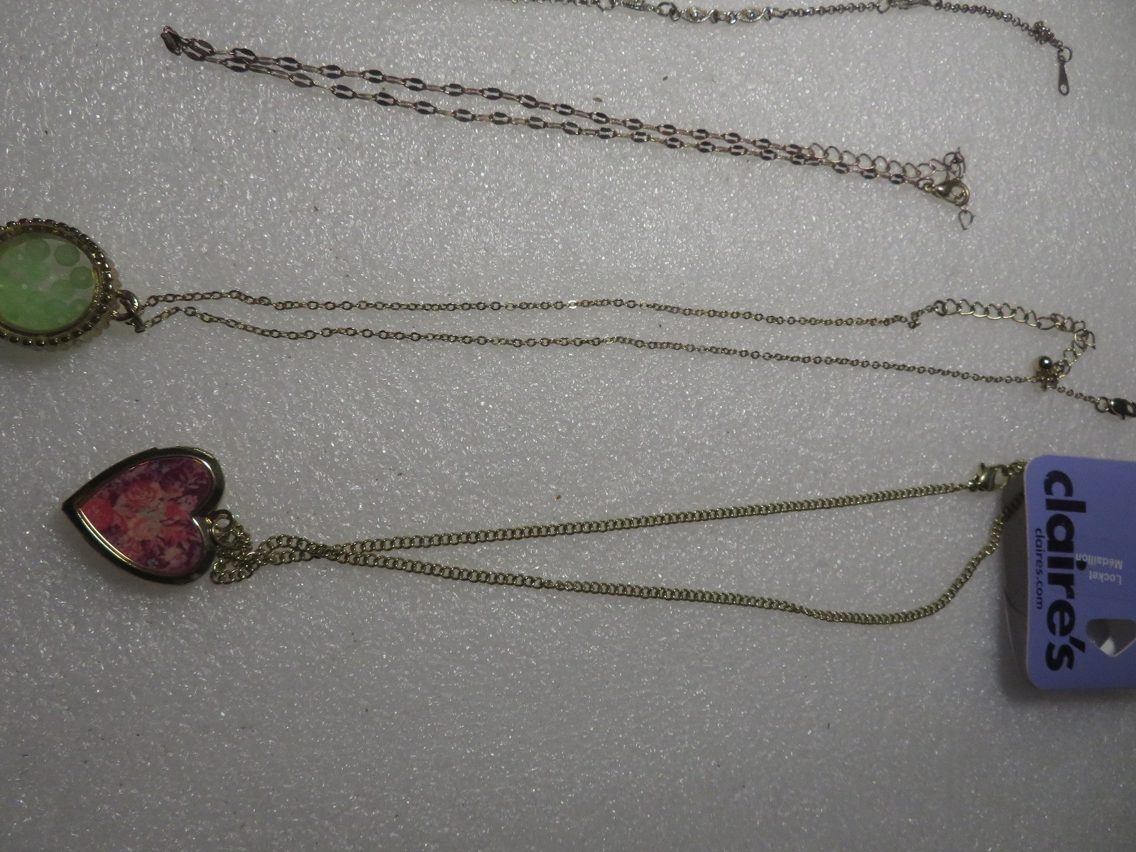 Lot of 8 Jewelry Necklaces Pendant Styles Vary Glod Tone