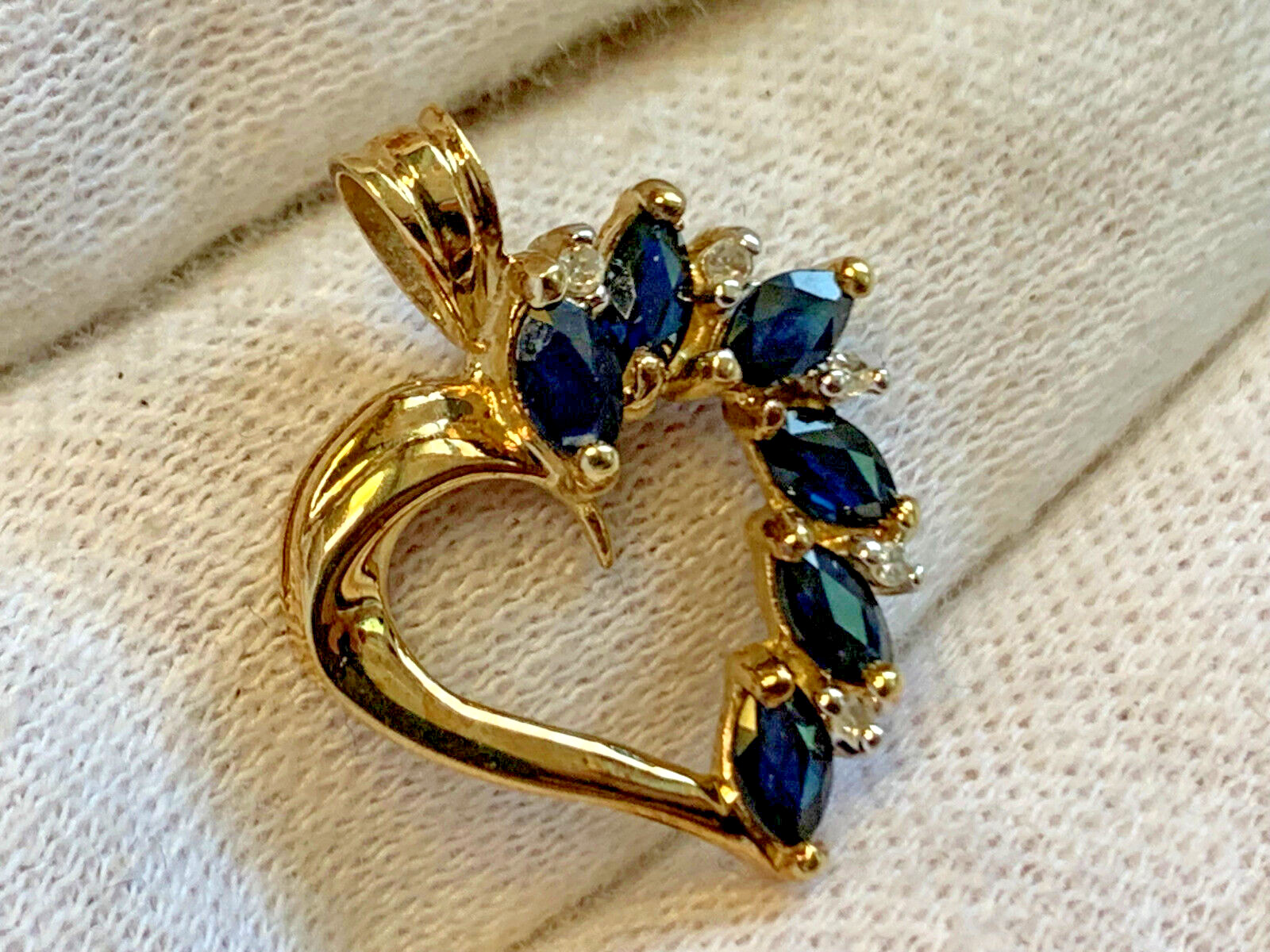 10K Yellow Gold Heart Pendant 1.87g Fine Jewelry Sapphire Color Stones *READ*