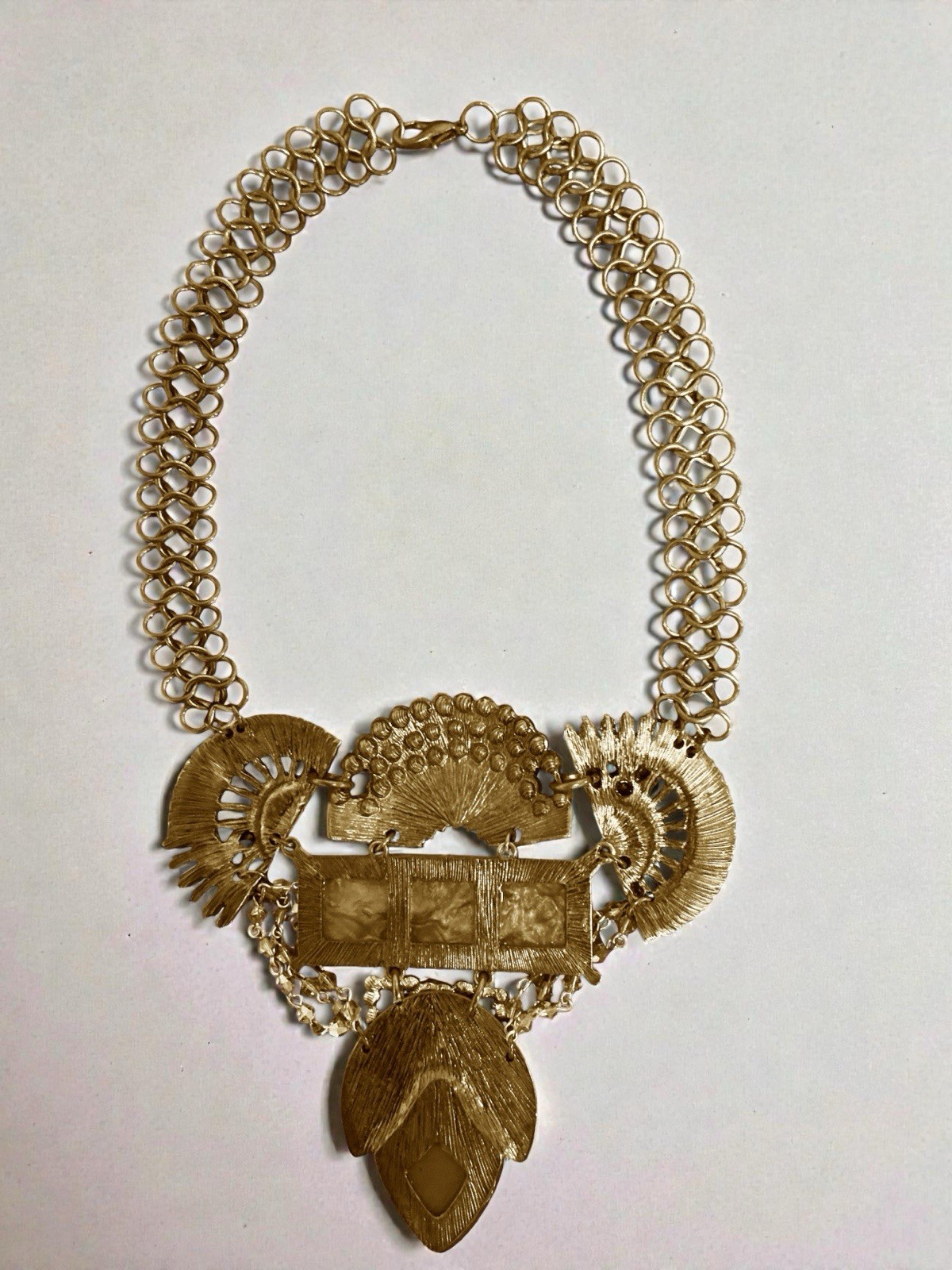 Art Deco Tiger’s Eye Resin faux pearl and clean rhinestone statement necklace