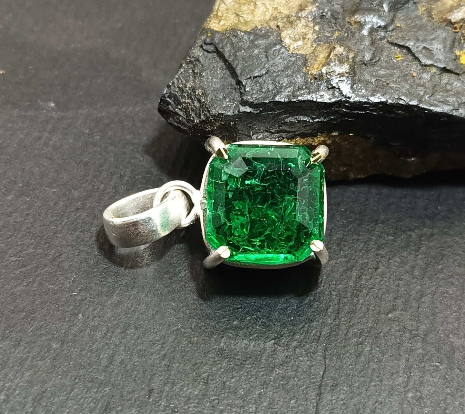 Certified 25.0 Ct Natural Emerald In Solid Silver Asscher Cut Pendant Gemstone