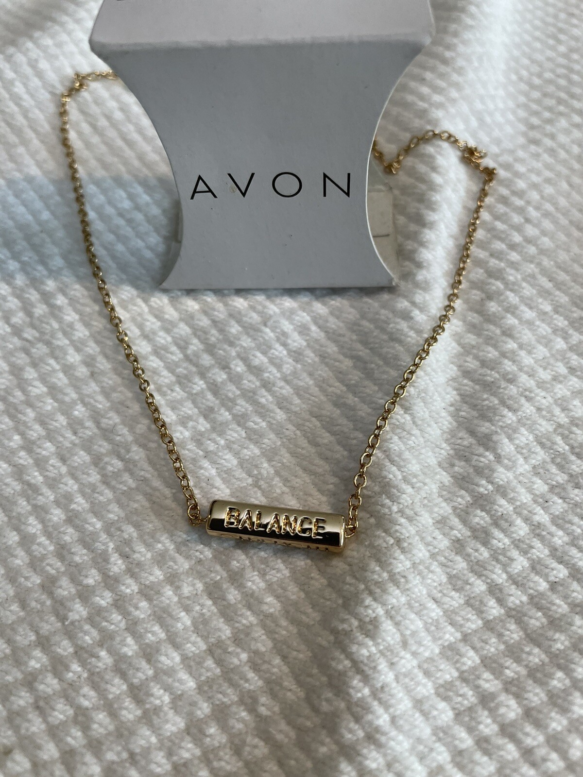 Avon Essential Truths Necklace – Health