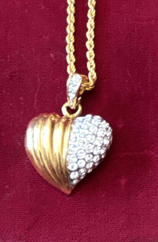 Gold Tone 18” Cable Chain Necklace Heart Charm Pendant Pavé Rhinestones Lobster