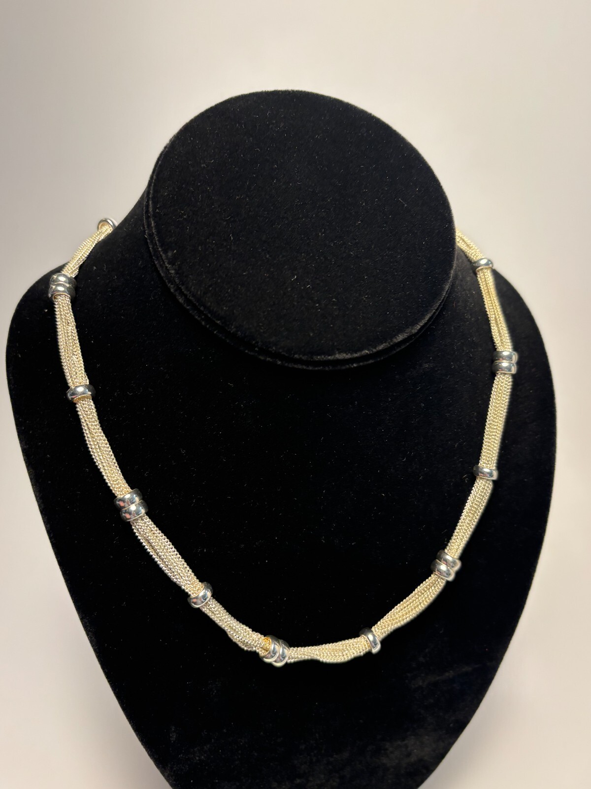 Choker Necklace Dana Buchman Silver Tone with Bead Signed 14 inch Adjustable